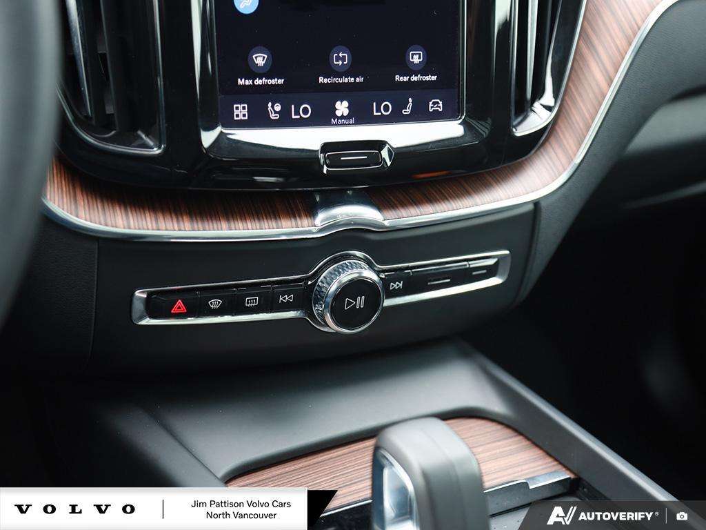 2022 Volvo XC60 T8 eAWD PHEV Inscription Expression - HOV Access! thumb 20