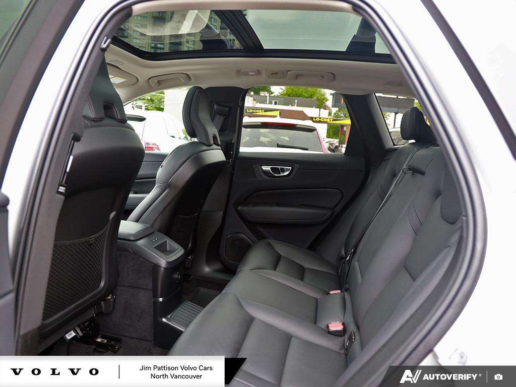 2022 Volvo XC60 T8 eAWD PHEV Inscription Expression - HOV Access! thumb 25