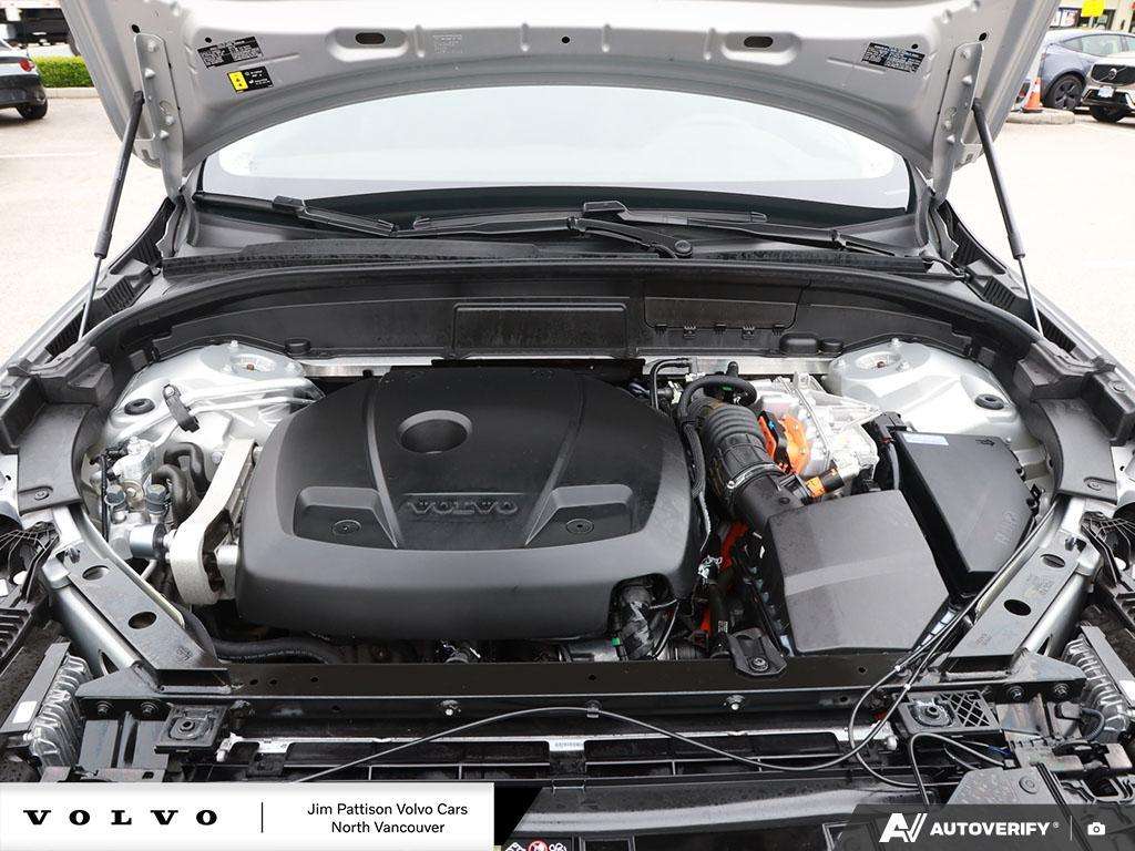 2022 Volvo XC60 T8 eAWD PHEV Inscription Expression - HOV Access! thumb 8
