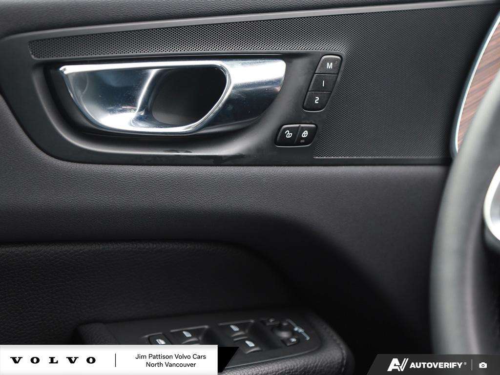 2022 Volvo XC60 T8 eAWD PHEV Inscription Expression - HOV Access! thumb 17