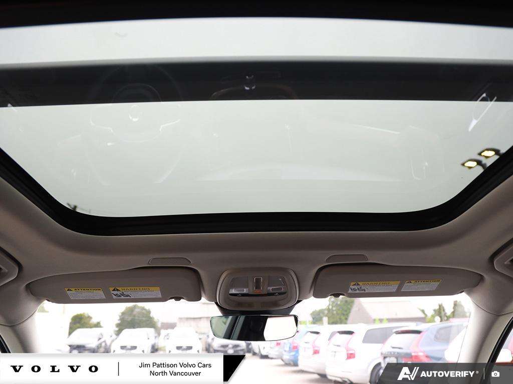 2022 Volvo XC60 T8 eAWD PHEV Inscription Expression - HOV Access! thumb 27