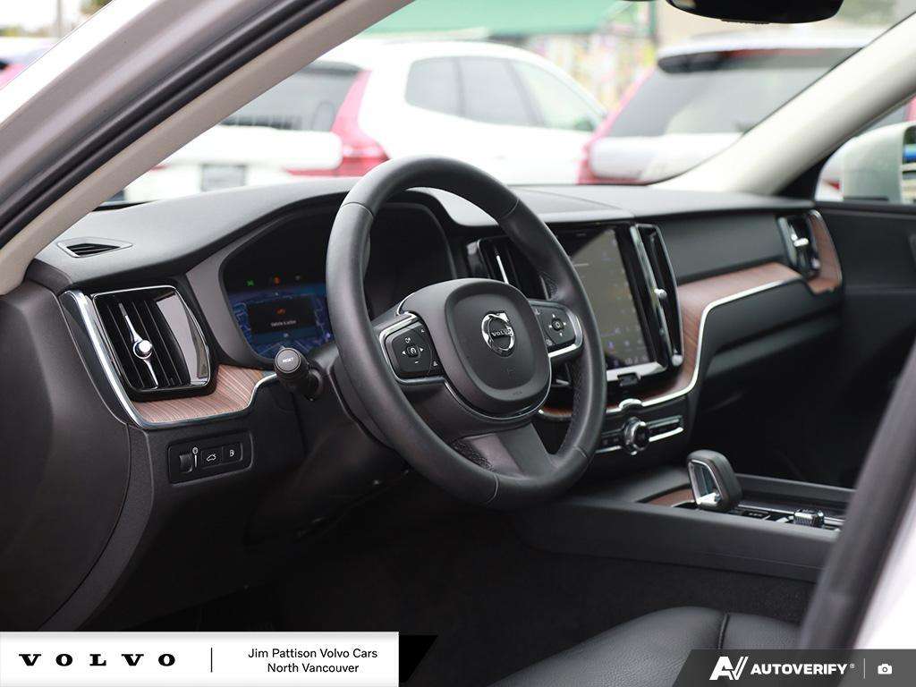 2022 Volvo XC60 T8 eAWD PHEV Inscription Expression - HOV Access! thumb 13