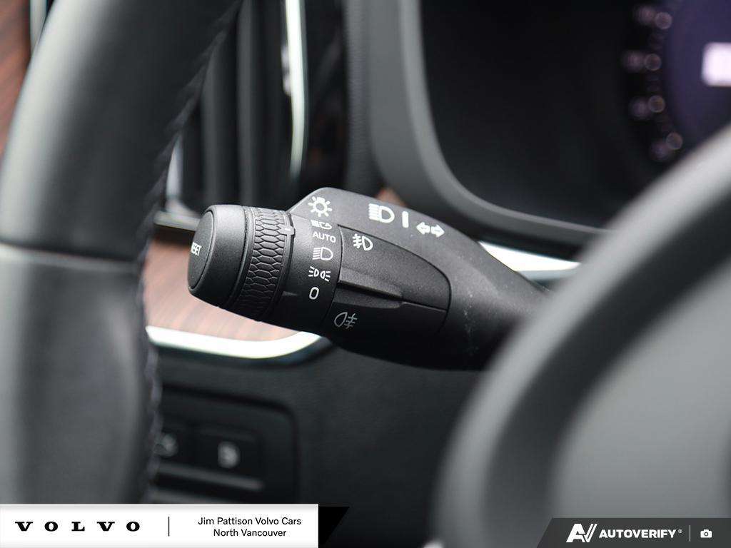 2022 Volvo XC60 T8 eAWD PHEV Inscription Expression - HOV Access! thumb 16