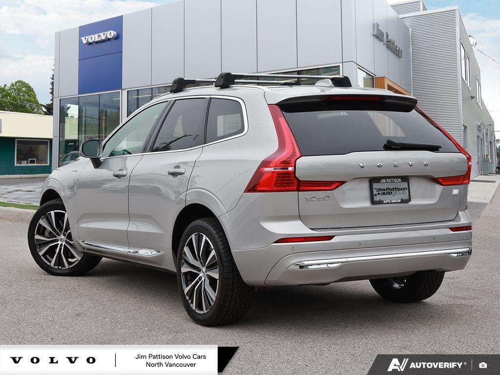 2022 Volvo XC60 T8 eAWD PHEV Inscription Expression - HOV Access! alt 4