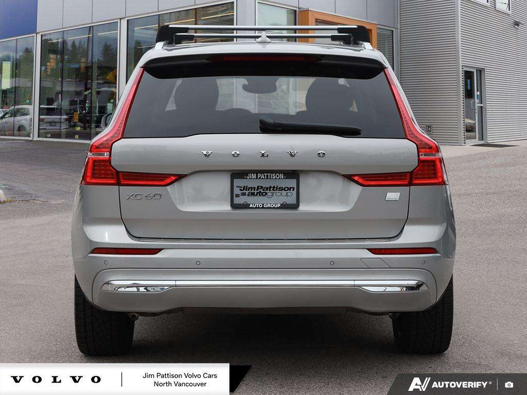 2022 Volvo XC60 T8 eAWD PHEV Inscription Expression - HOV Access! alt 5