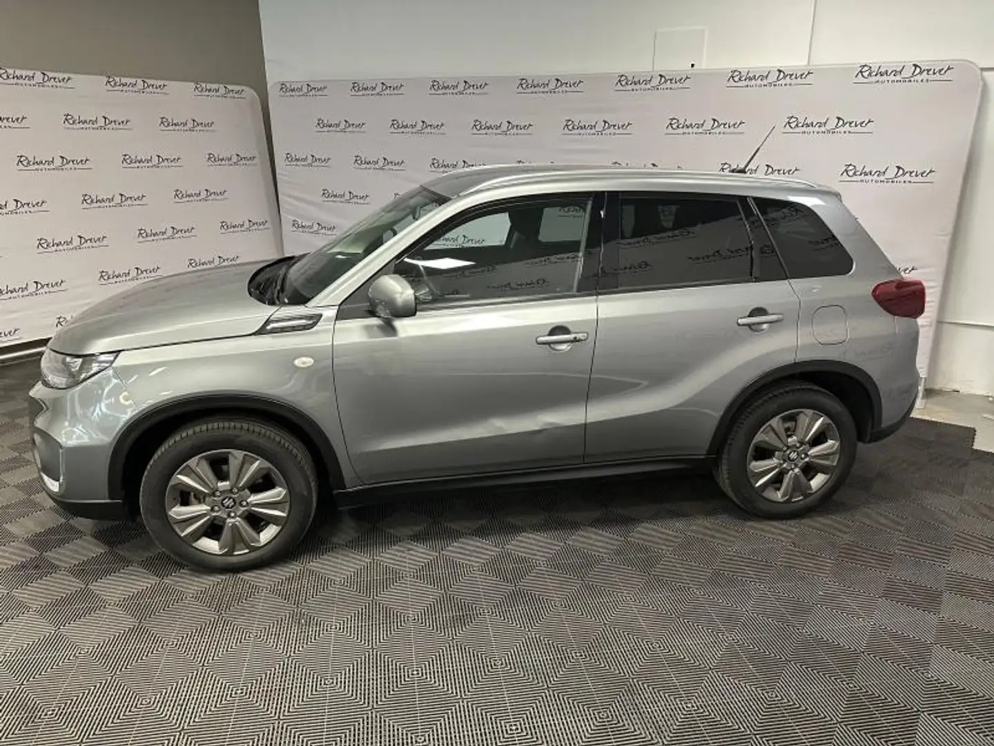 Suzuki Vitara 1.5 Dualjet Hybrid 115ch Privilège Auto MY24 Gris - 2
