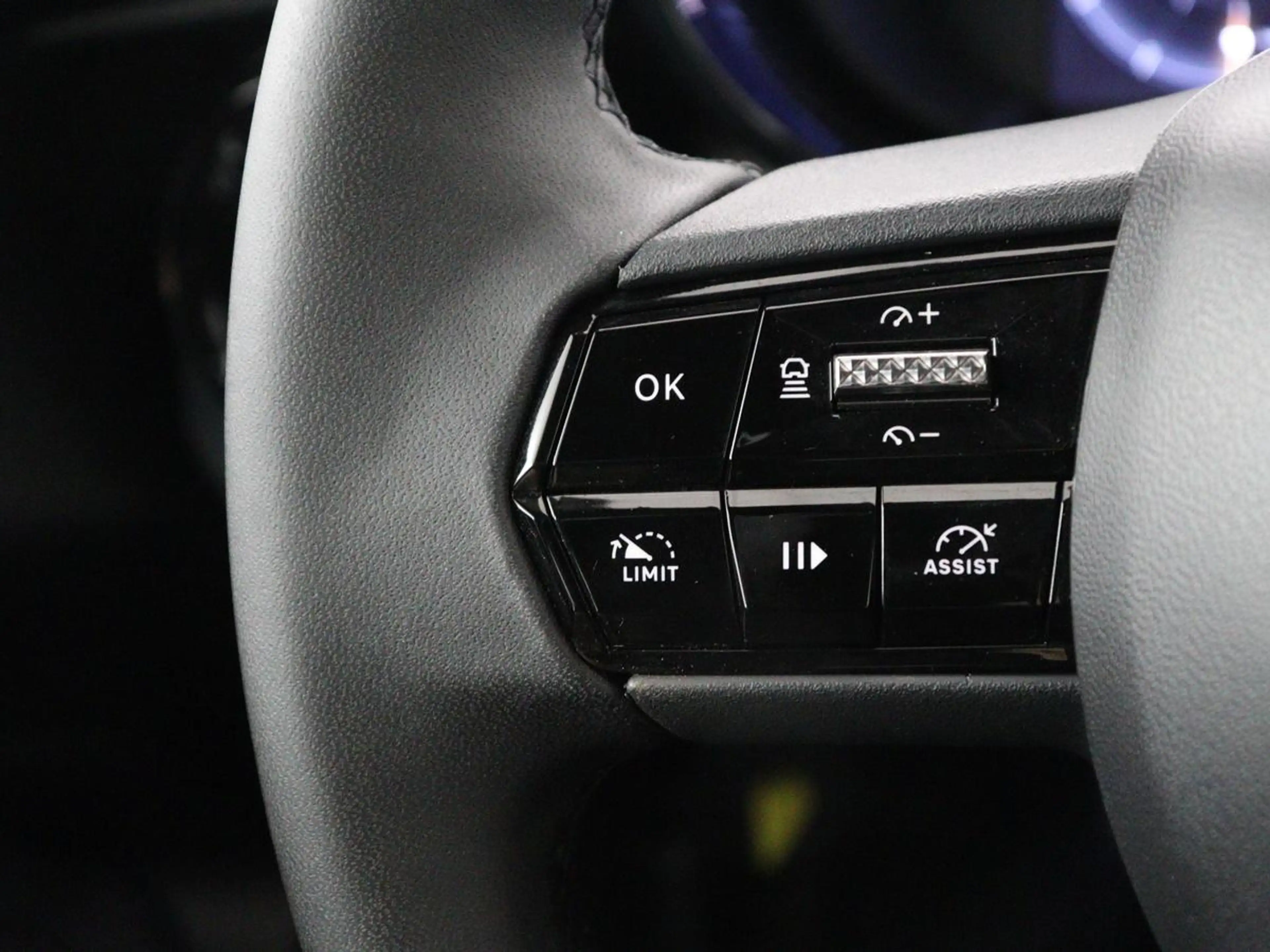 Alfa Romeo Junior Elettrica 54 kWh | SOH 97,3% | Adaptive cruise | C — photo 16