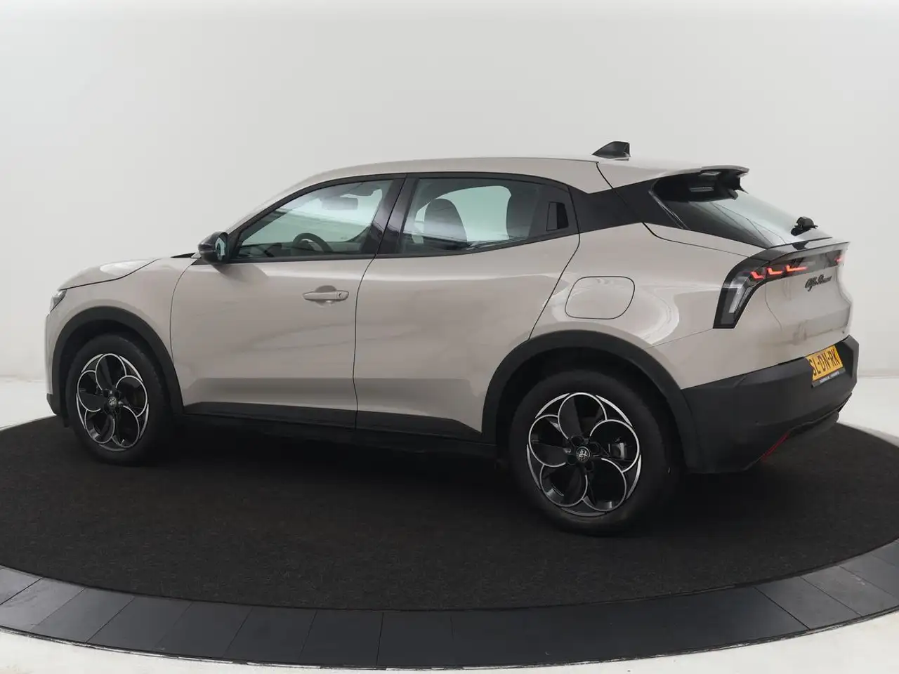 Alfa Romeo Junior 2025