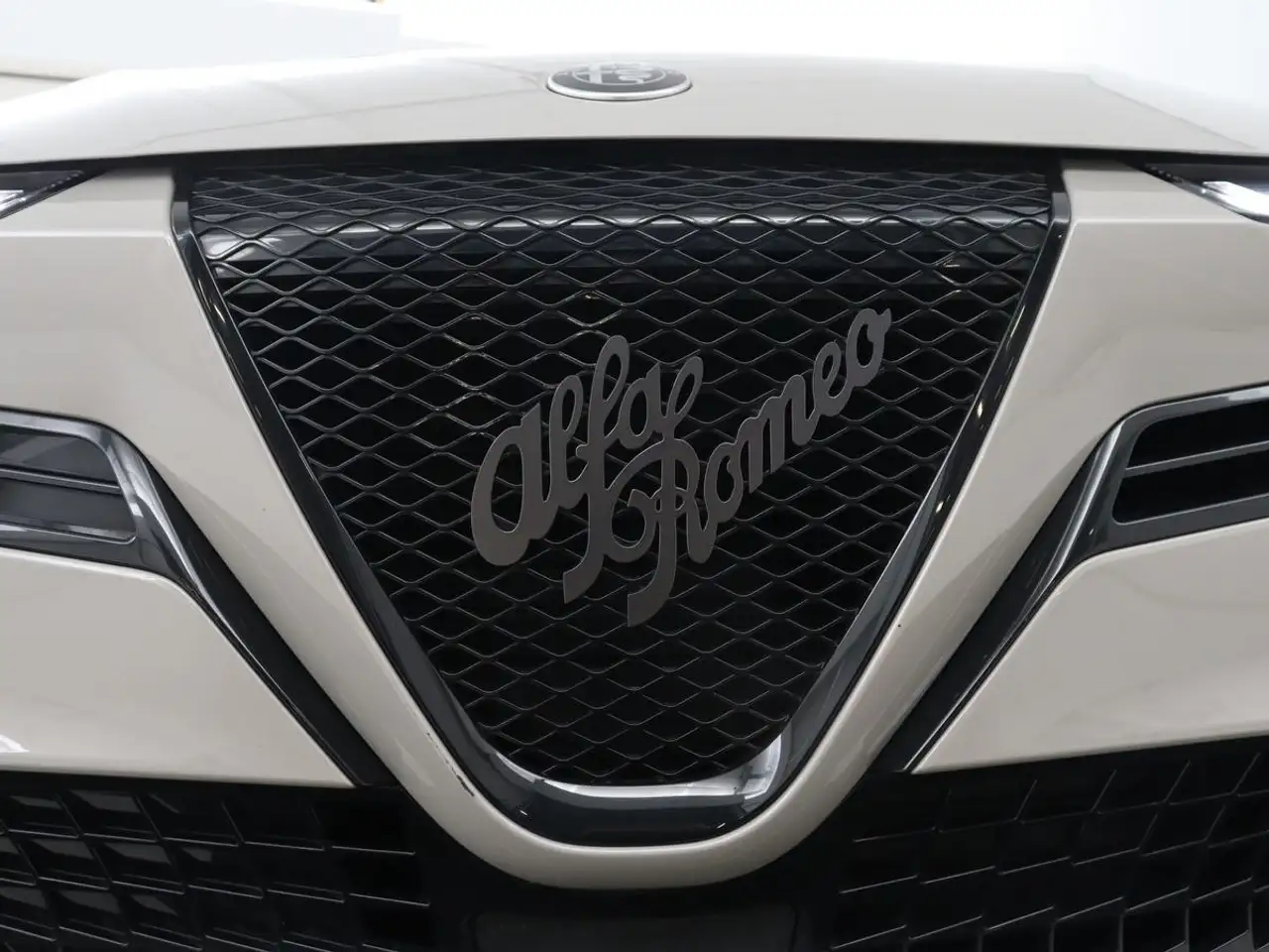 Alfa Romeo Junior 2025 — фото 28