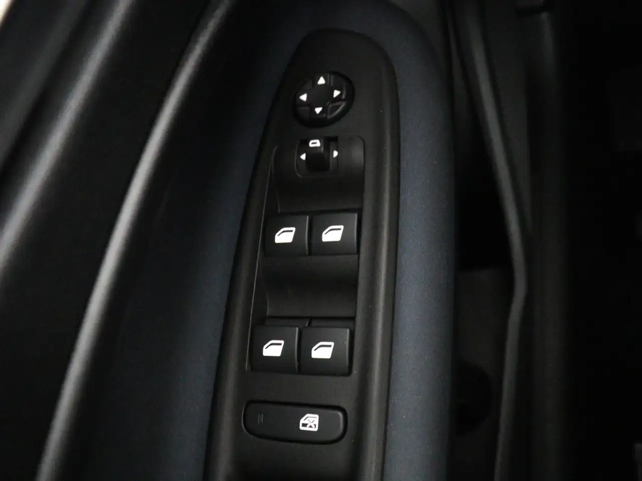 Alfa Romeo Junior 2025 — фото 32