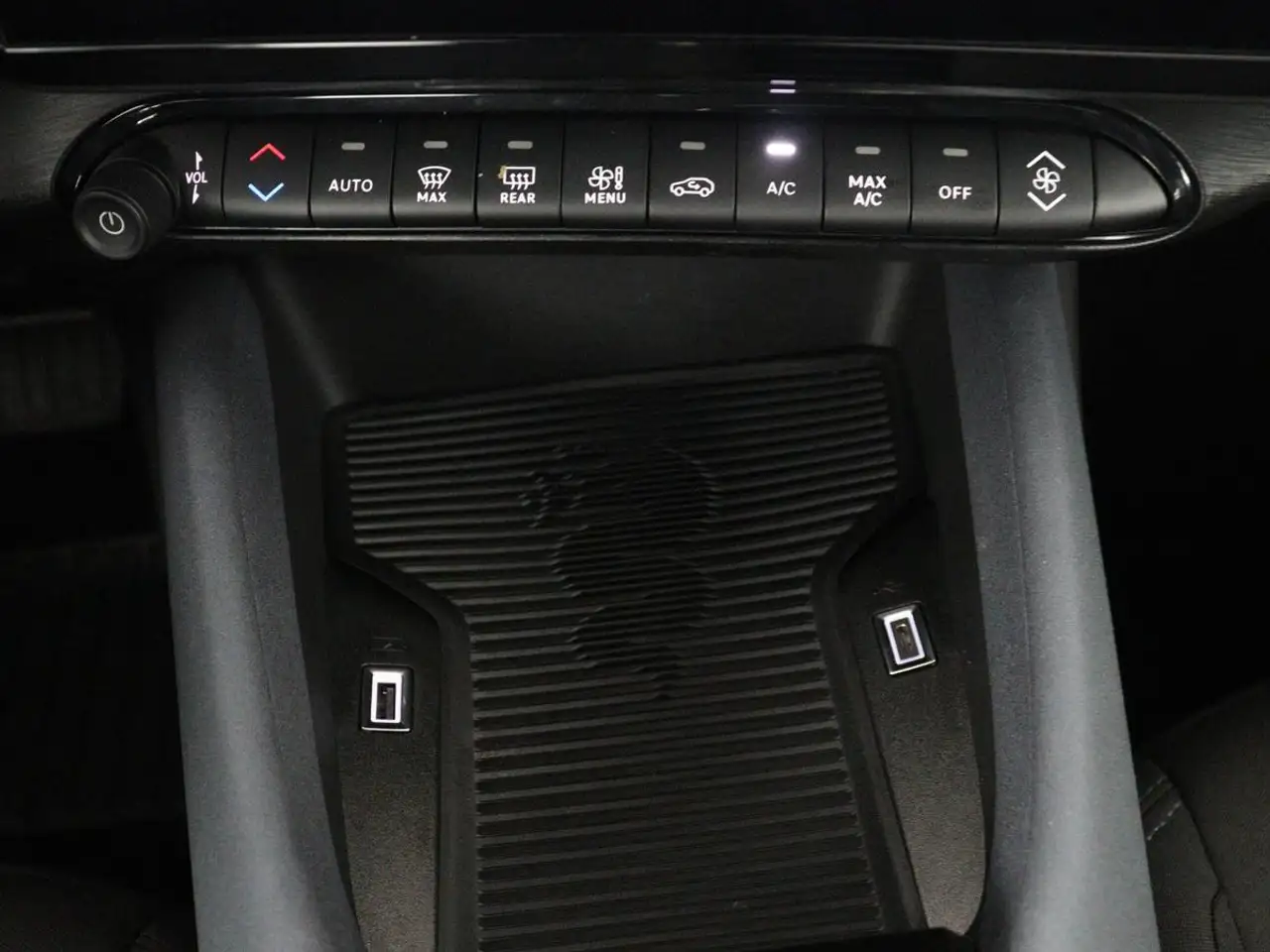 Alfa Romeo Junior 2025 — фото 27