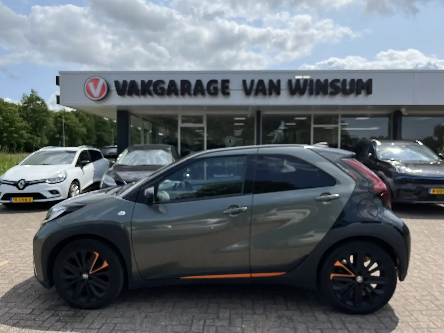 Toyota Aygo X 1.0 VVT-i S-CVT Limited Automaat Cruise Pdc Navi A Verde - 2