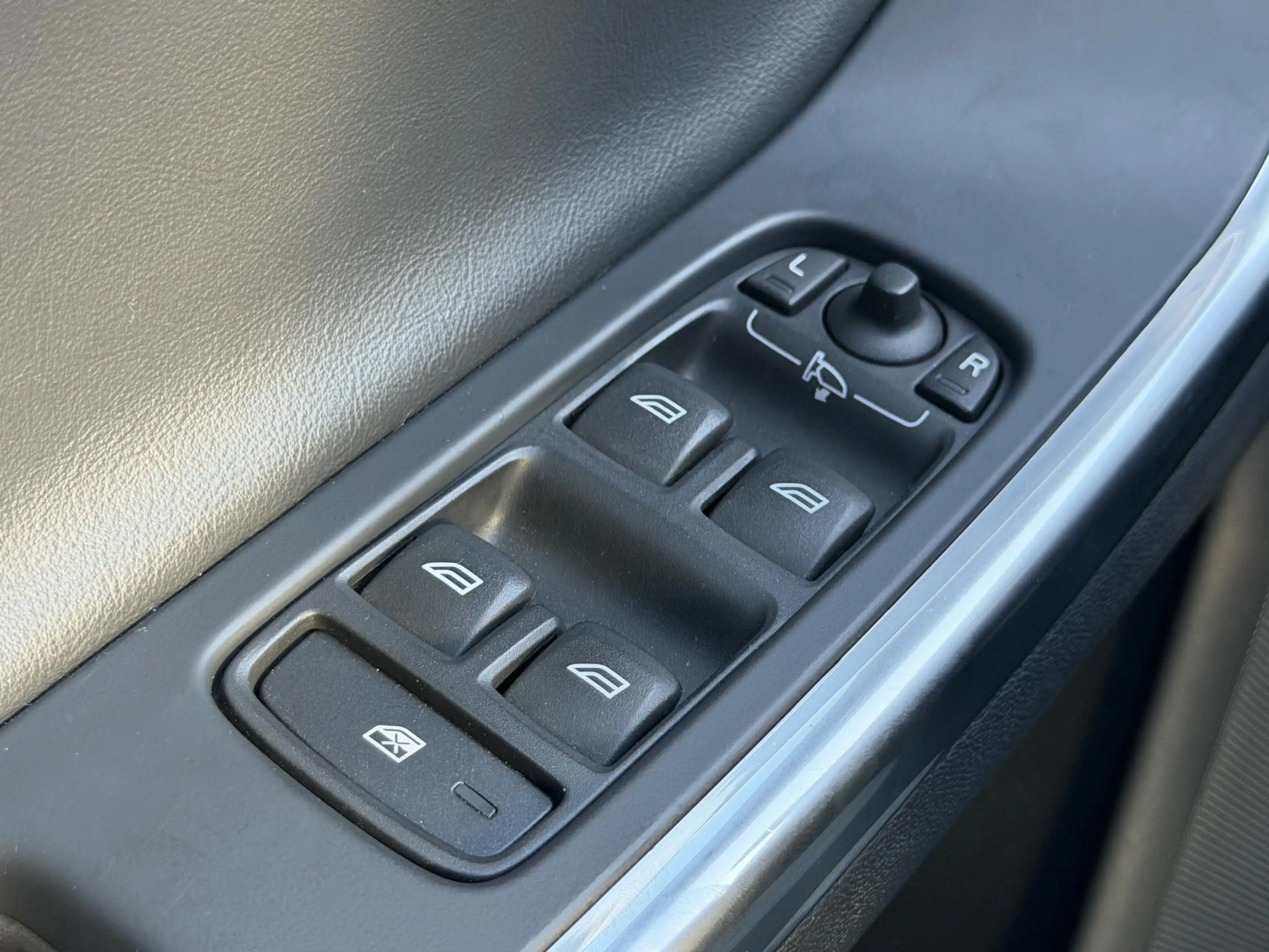 Volvo V60 1.5 T3 R-Design - Nieuwe Turbo — photo 5