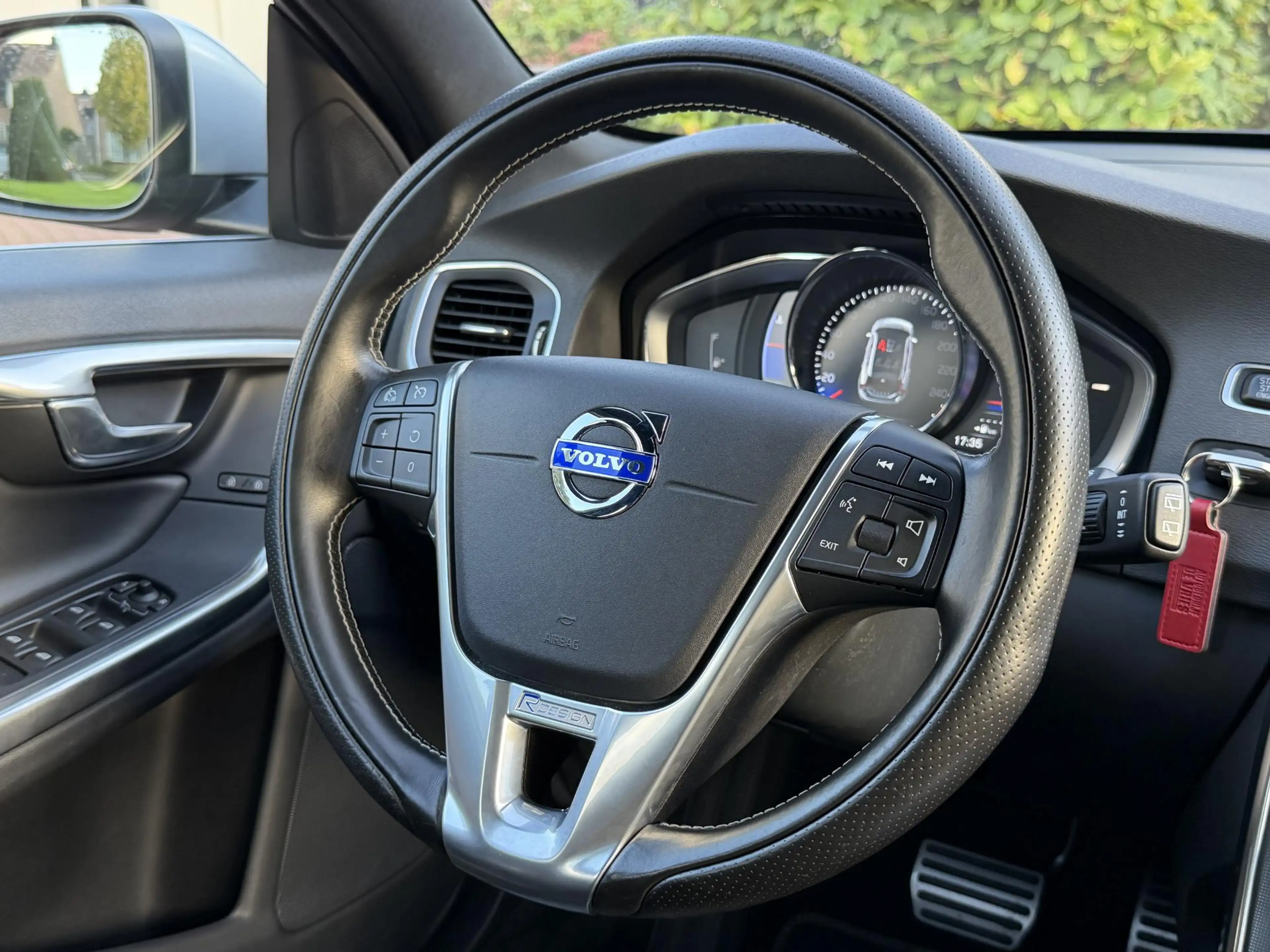 Volvo V60 1.5 T3 R-Design - Nieuwe Turbo — photo 31