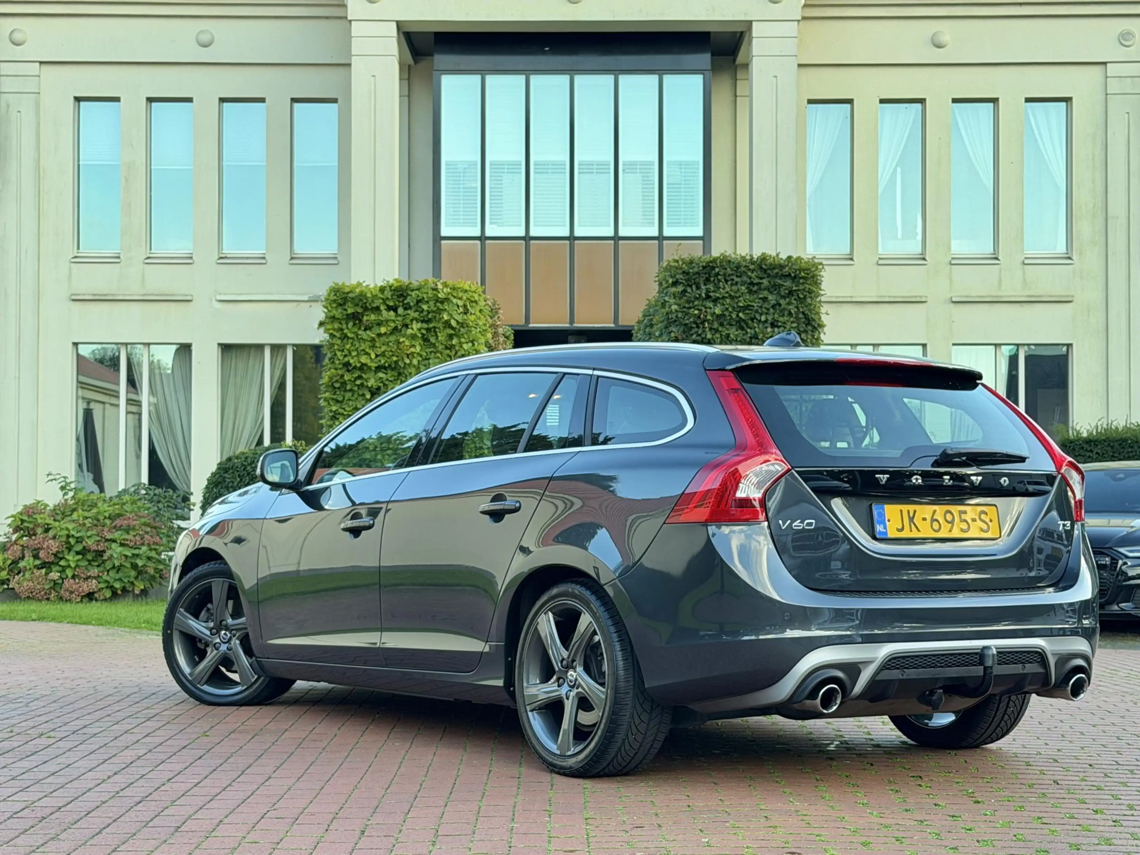 Volvo V60 1.5 T3 R-Design - Nieuwe Turbo — photo 4