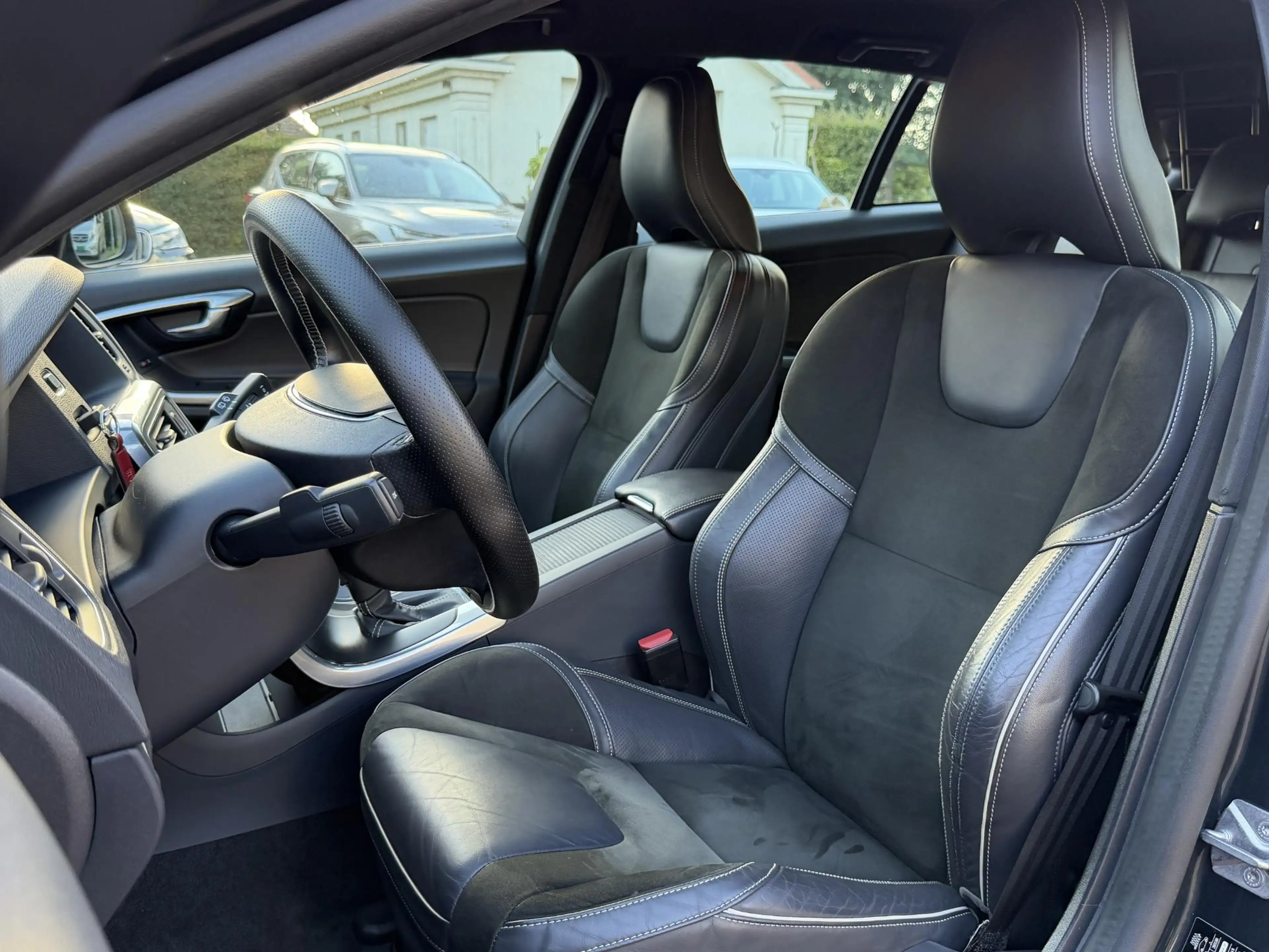 Volvo V60 1.5 T3 R-Design - Nieuwe Turbo — photo 17