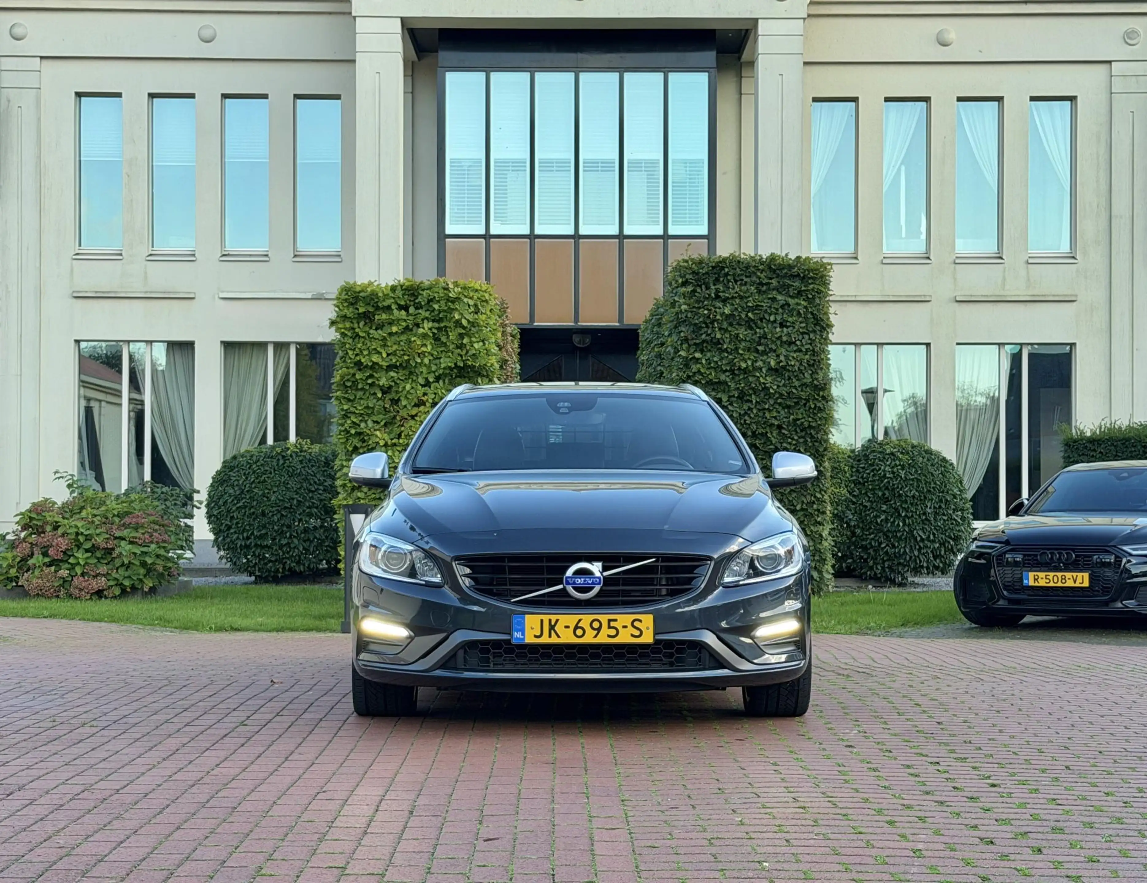 Volvo V60 1.5 T3 R-Design - Nieuwe Turbo — photo 2