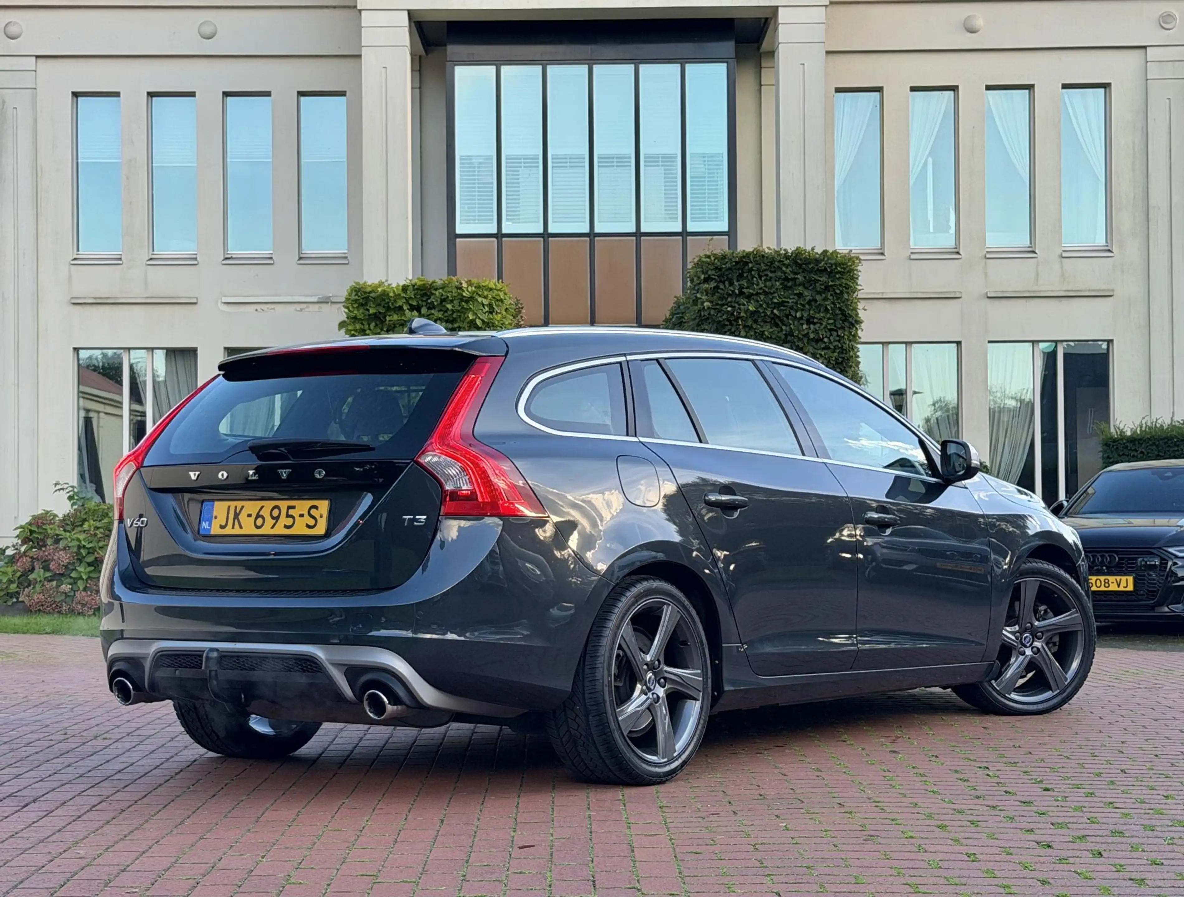 Volvo V60 1.5 T3 R-Design - Nieuwe Turbo — photo 25