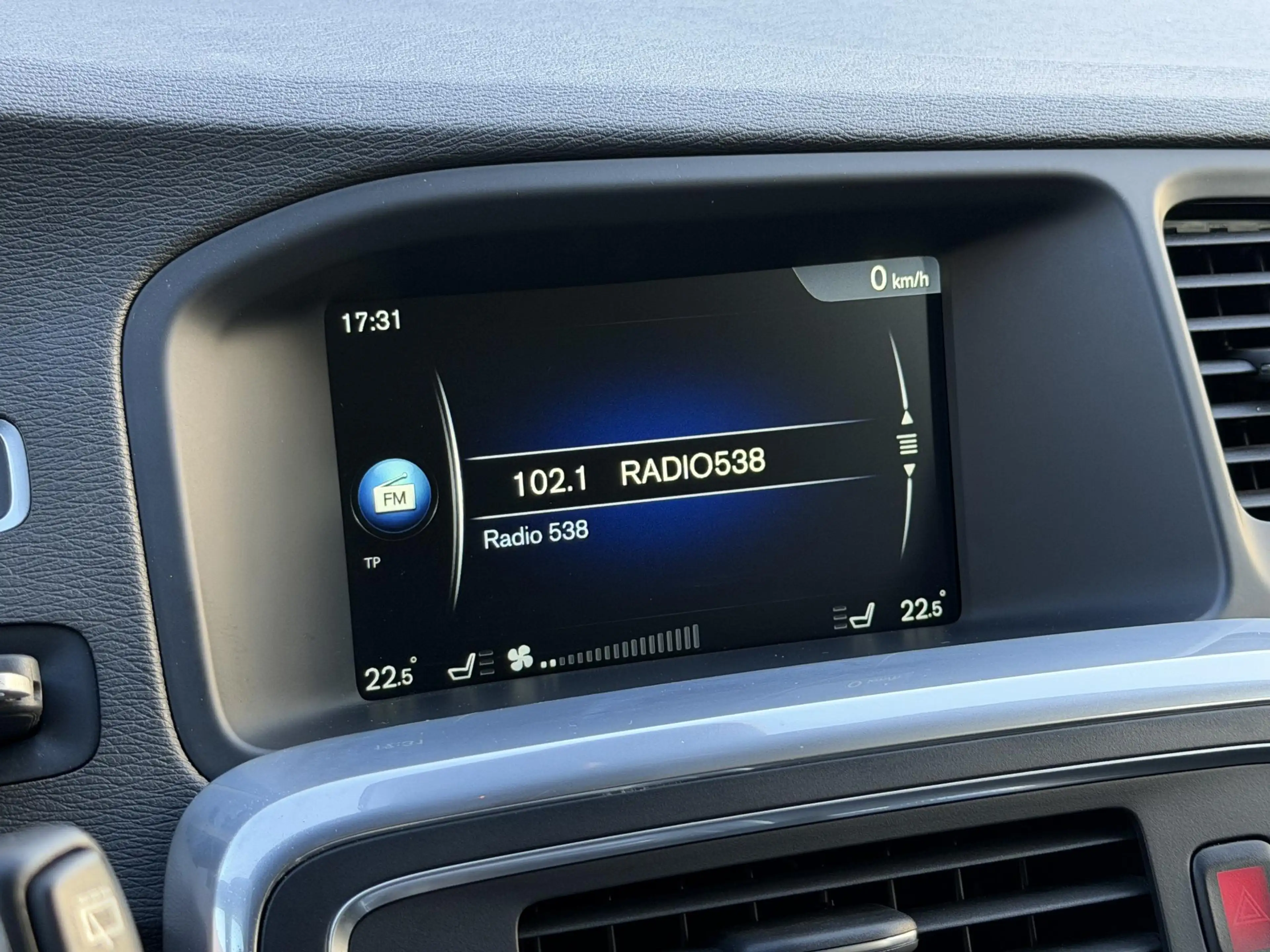 Volvo V60 1.5 T3 R-Design - Nieuwe Turbo — photo 12