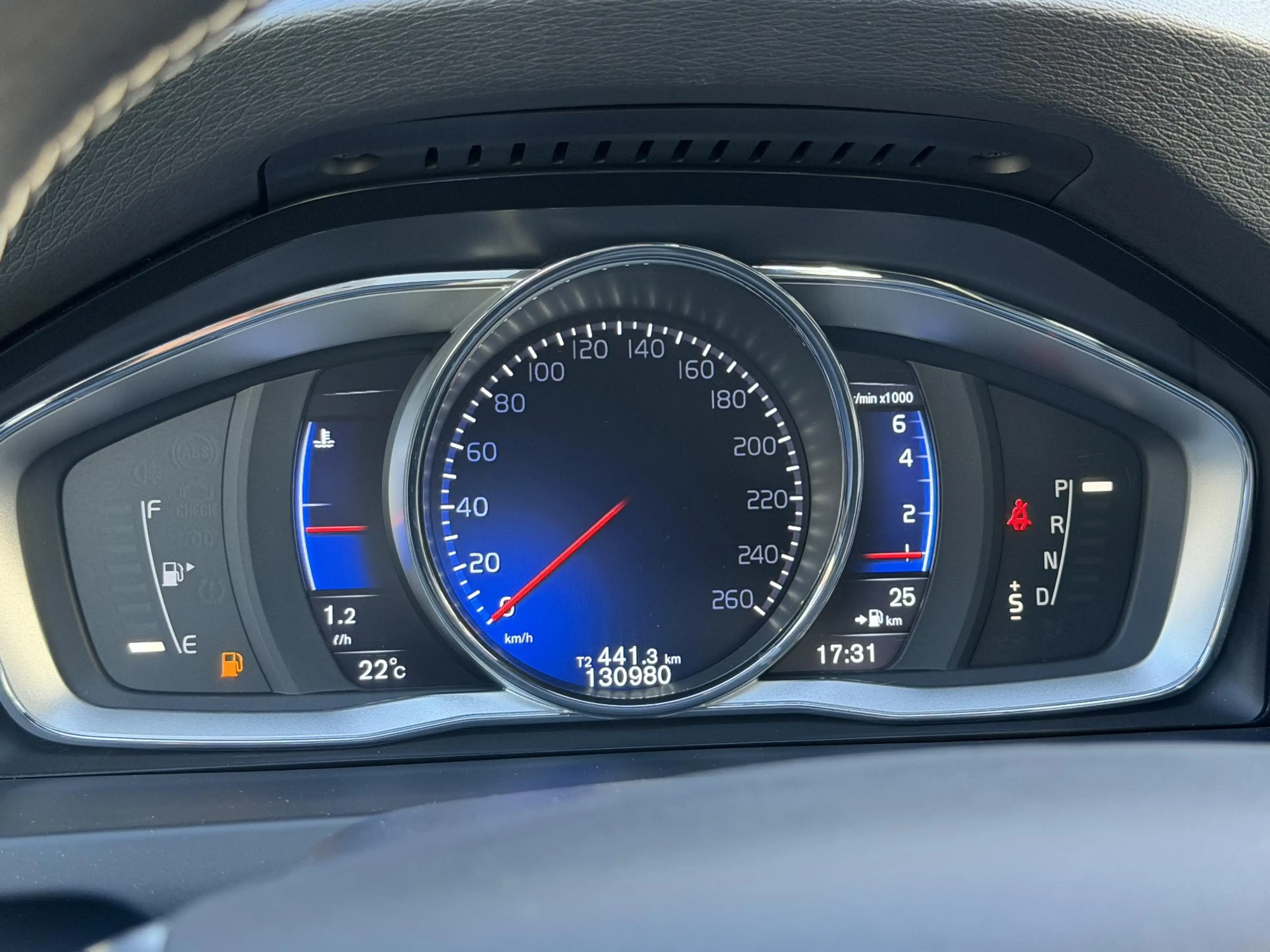 Volvo V60 1.5 T3 R-Design - Nieuwe Turbo — photo 10