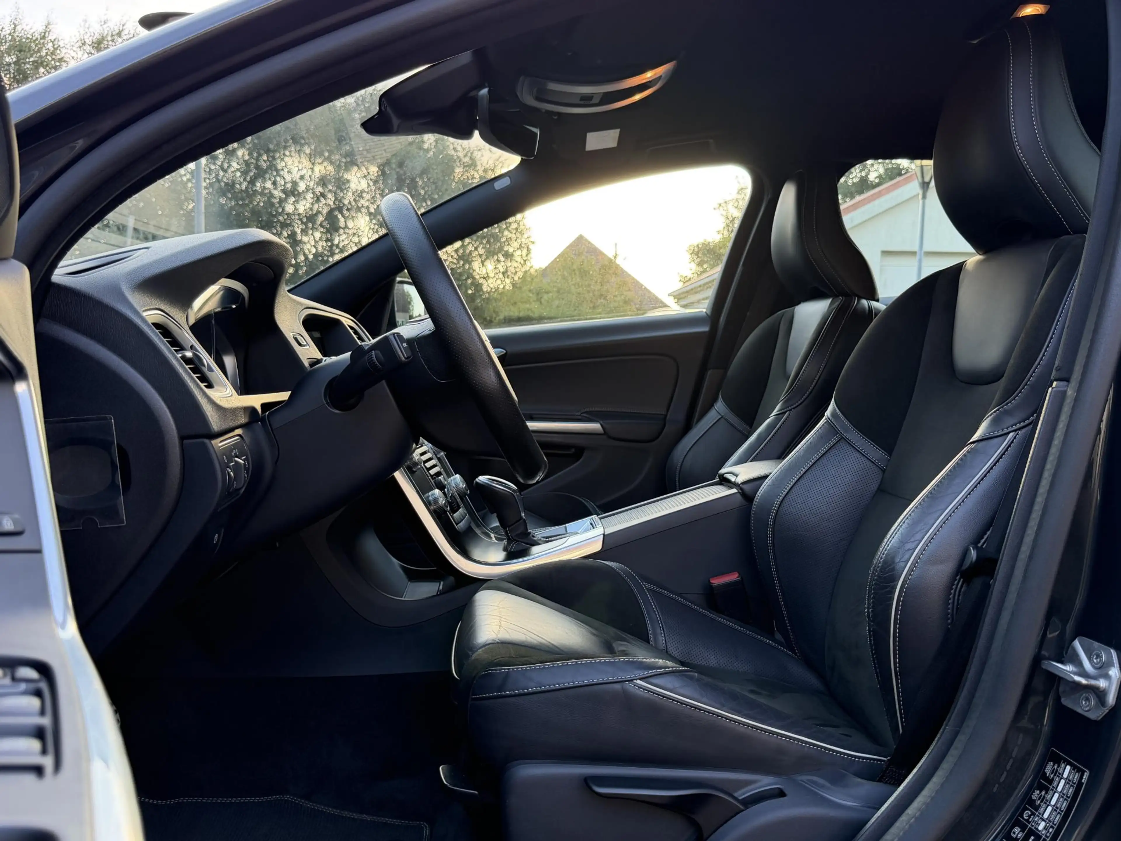 Volvo V60 1.5 T3 R-Design - Nieuwe Turbo — photo 16