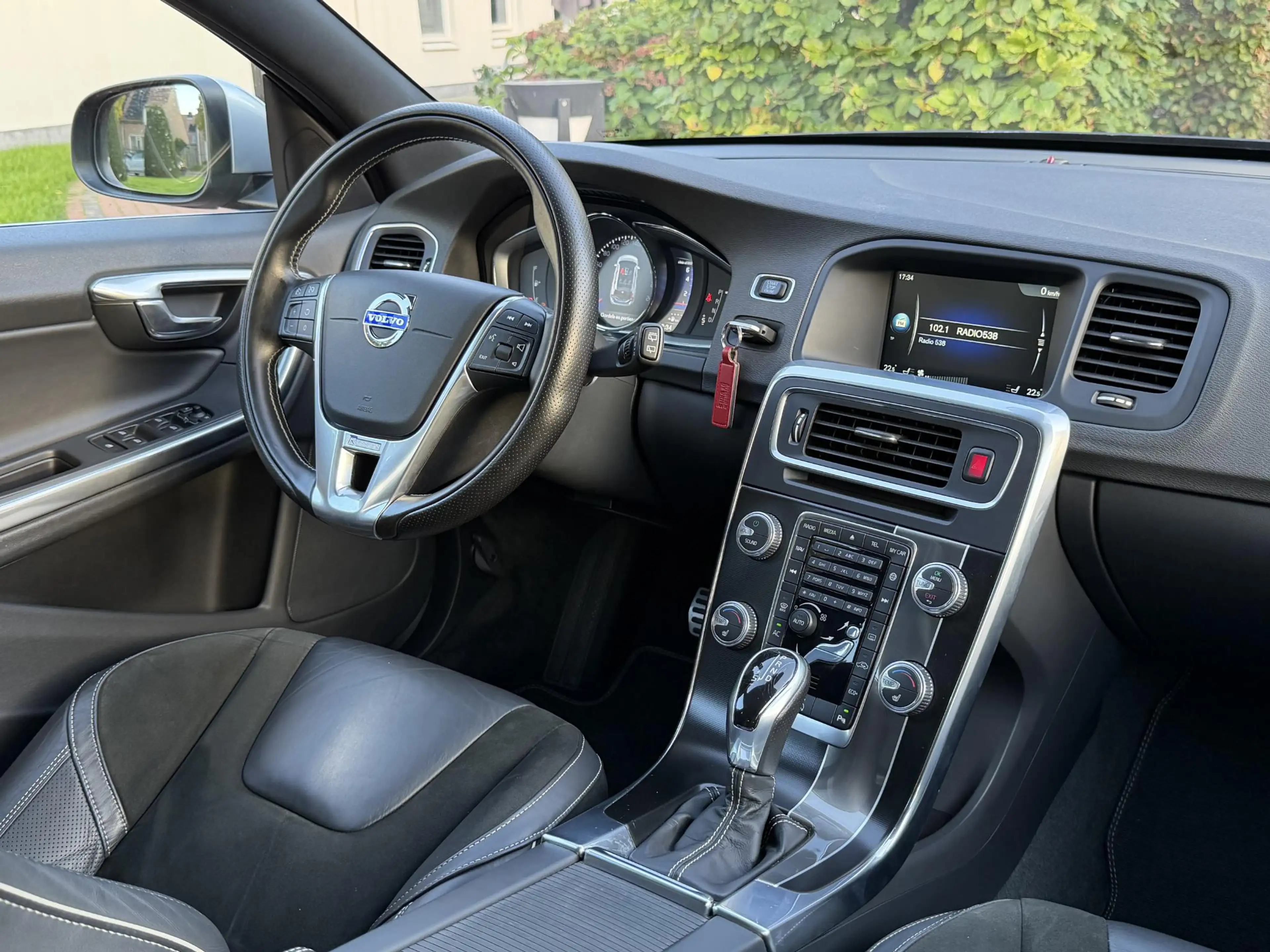 Volvo V60 1.5 T3 R-Design - Nieuwe Turbo — photo 32