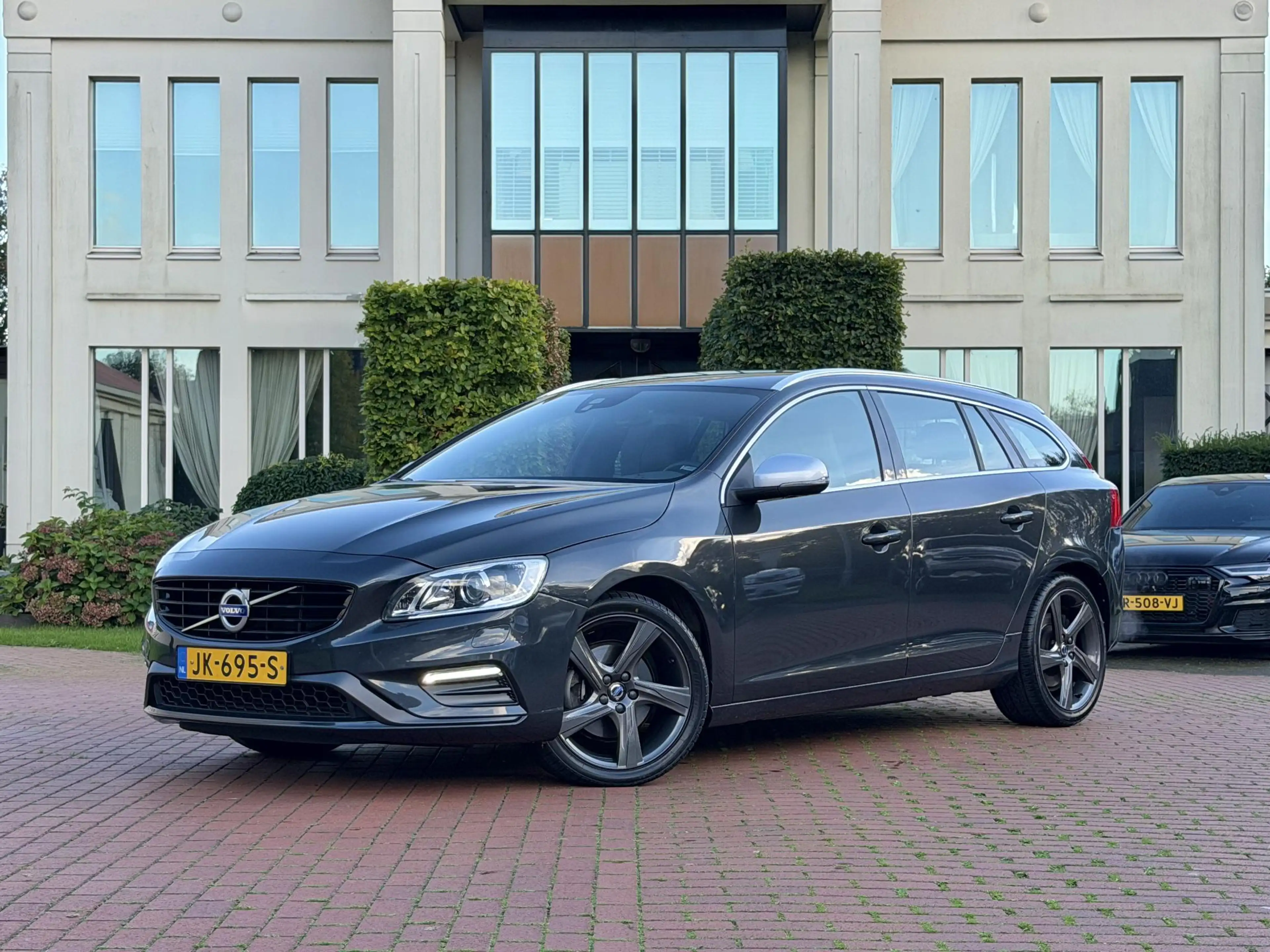 Volvo V60 1.5 T3 R-Design - Nieuwe Turbo — photo 3