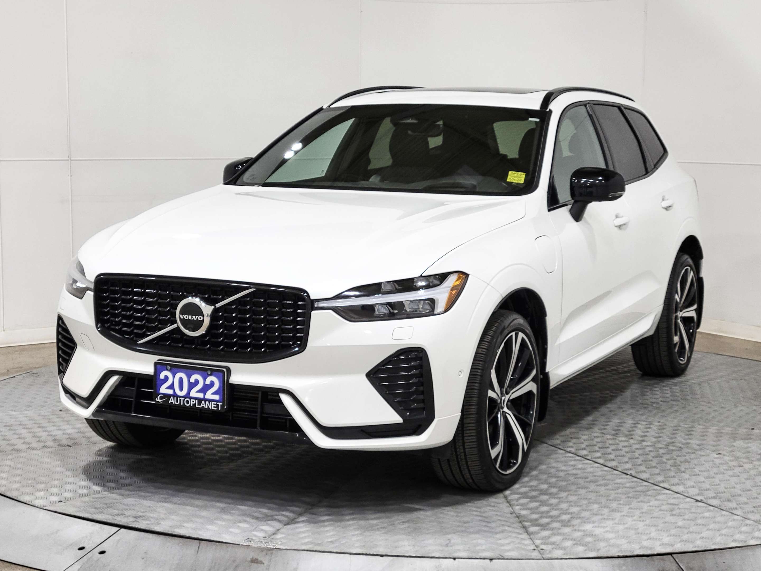 2022 Volvo XC60 T8 R-Design AWD, Plug-In Hybrid,Heads Up Display thumb 45