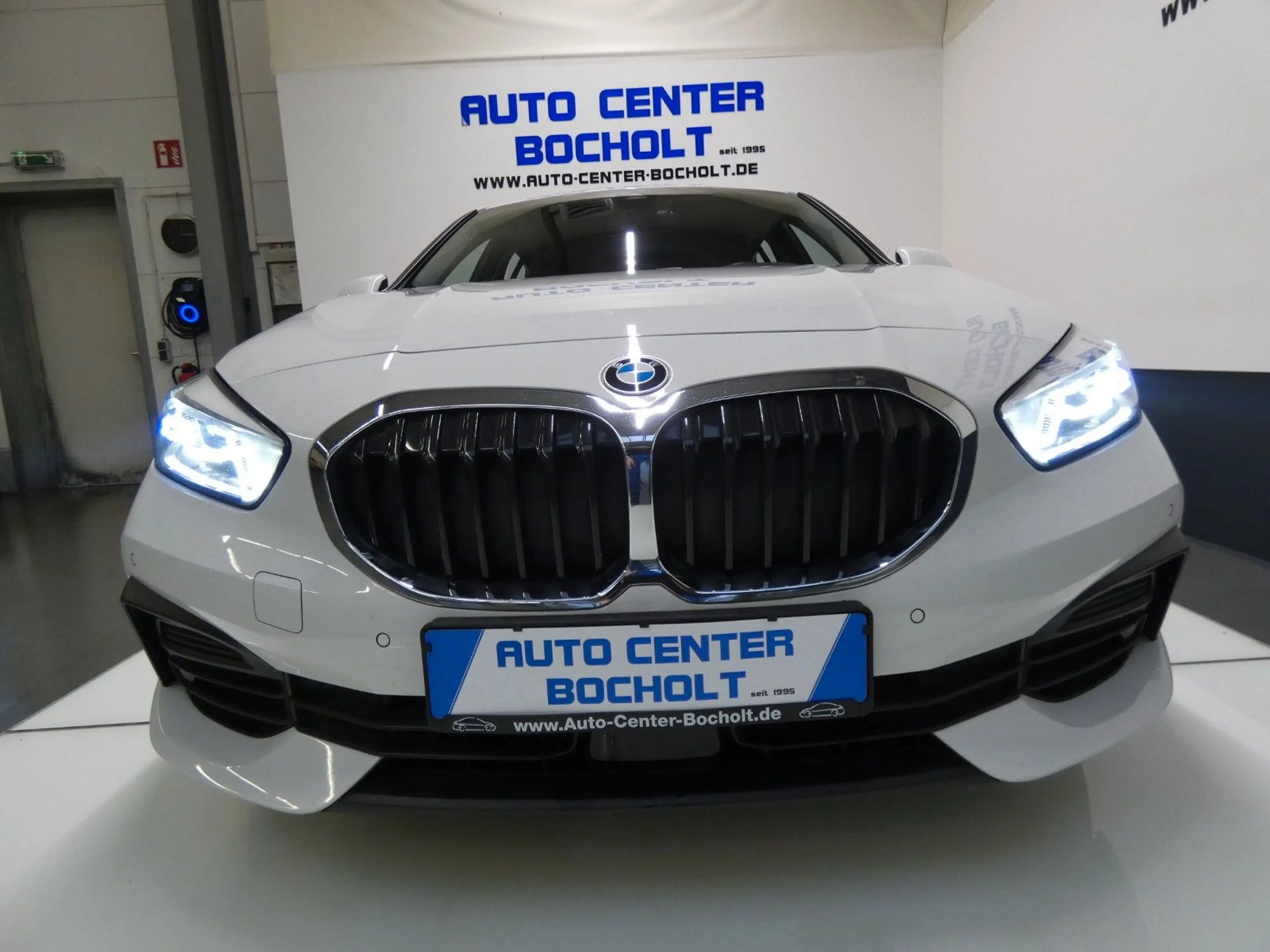 BMW 118 i Advantage*Aut*Navi*DAB*CarPlay
