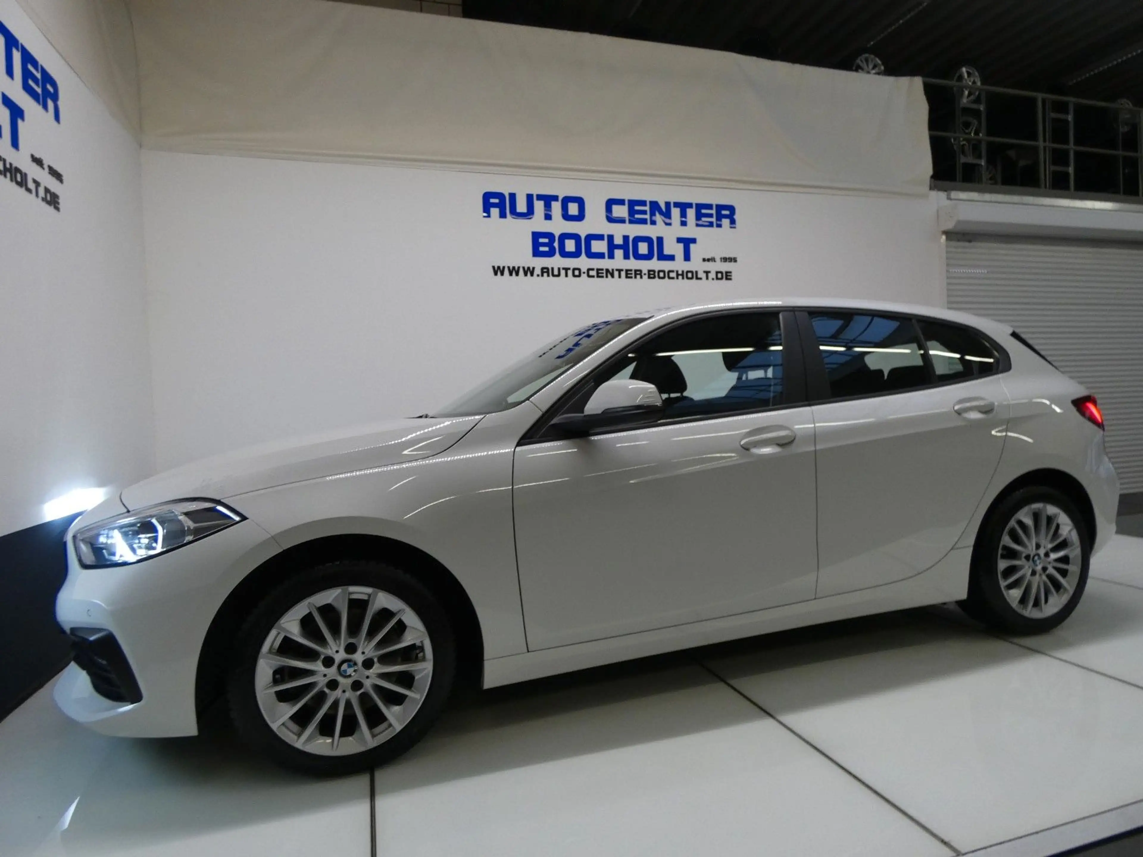 BMW 118 i Advantage*Aut*Navi*DAB*CarPlay — photo 12