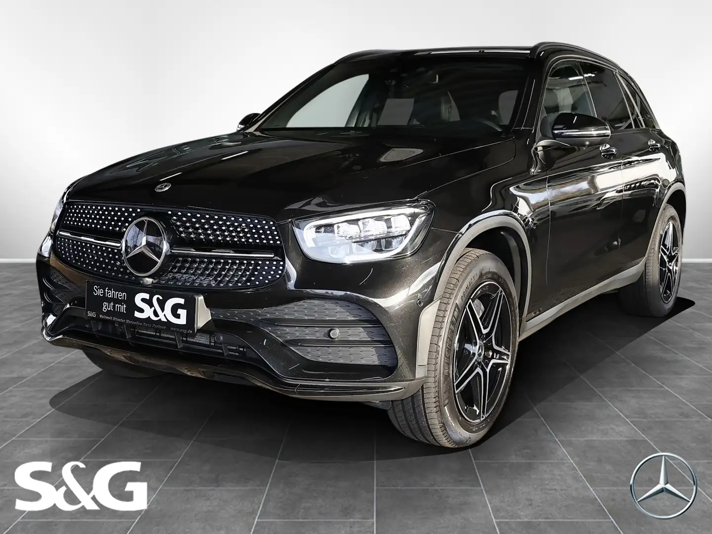Mercedes-Benz GLC 300 de 4M AMG AHK+PANO+DISTRONIC+KEYLESS+19" Zwart - 1