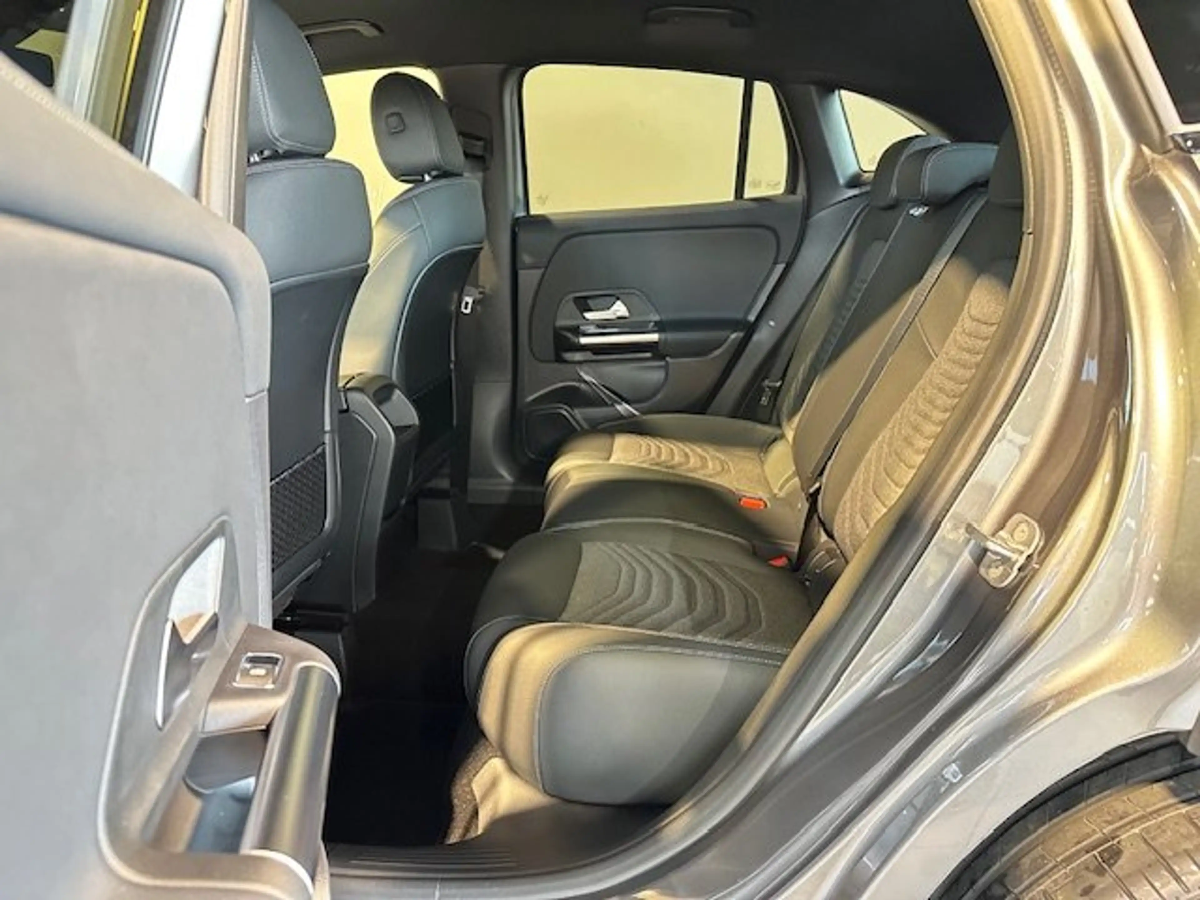 Mercedes-Benz GLA 220 d 4M Progressive Night AHK/LED/Tot/elHek — photo 9