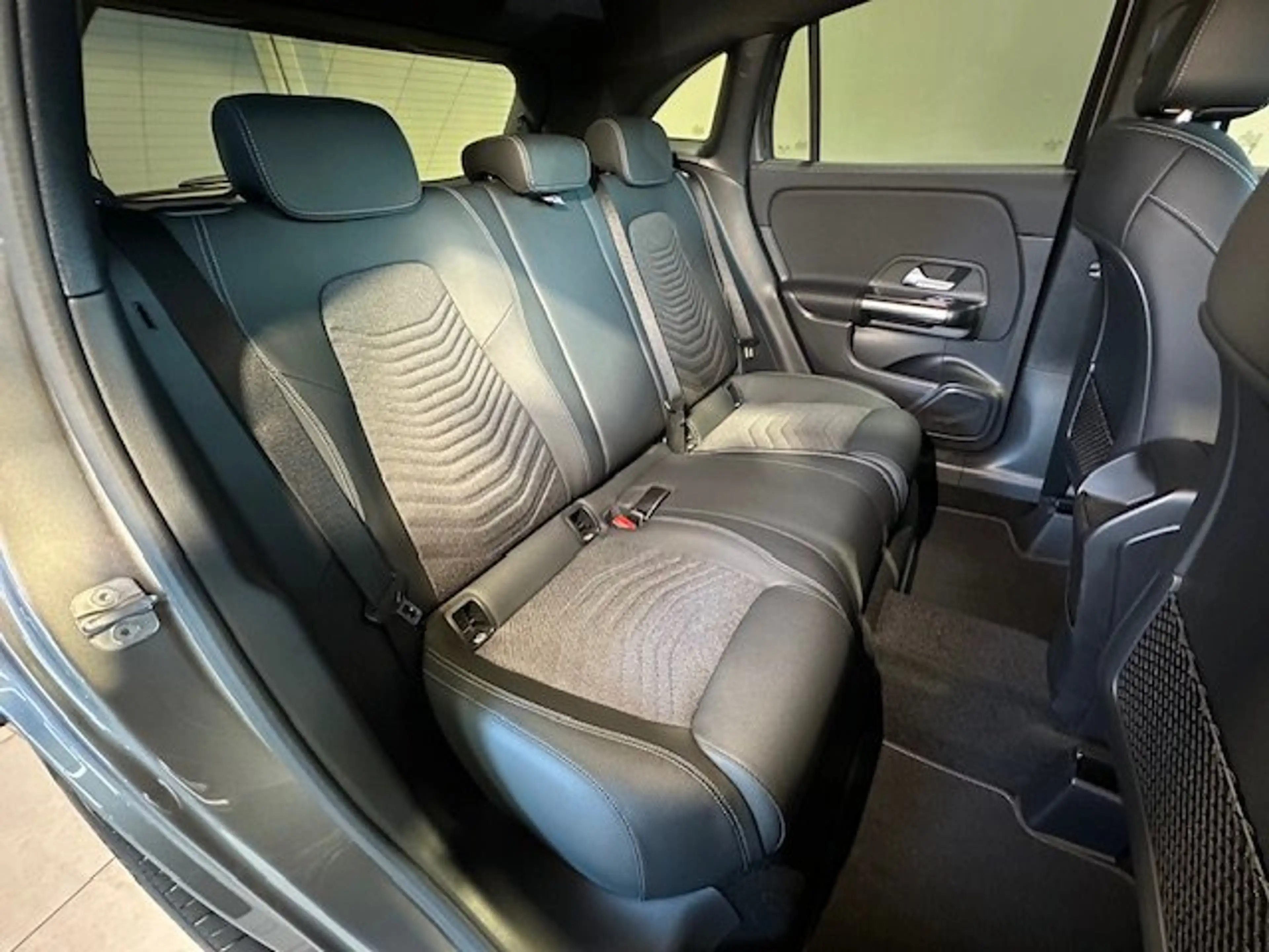 Mercedes-Benz GLA 220 d 4M Progressive Night AHK/LED/Tot/elHek — photo 10
