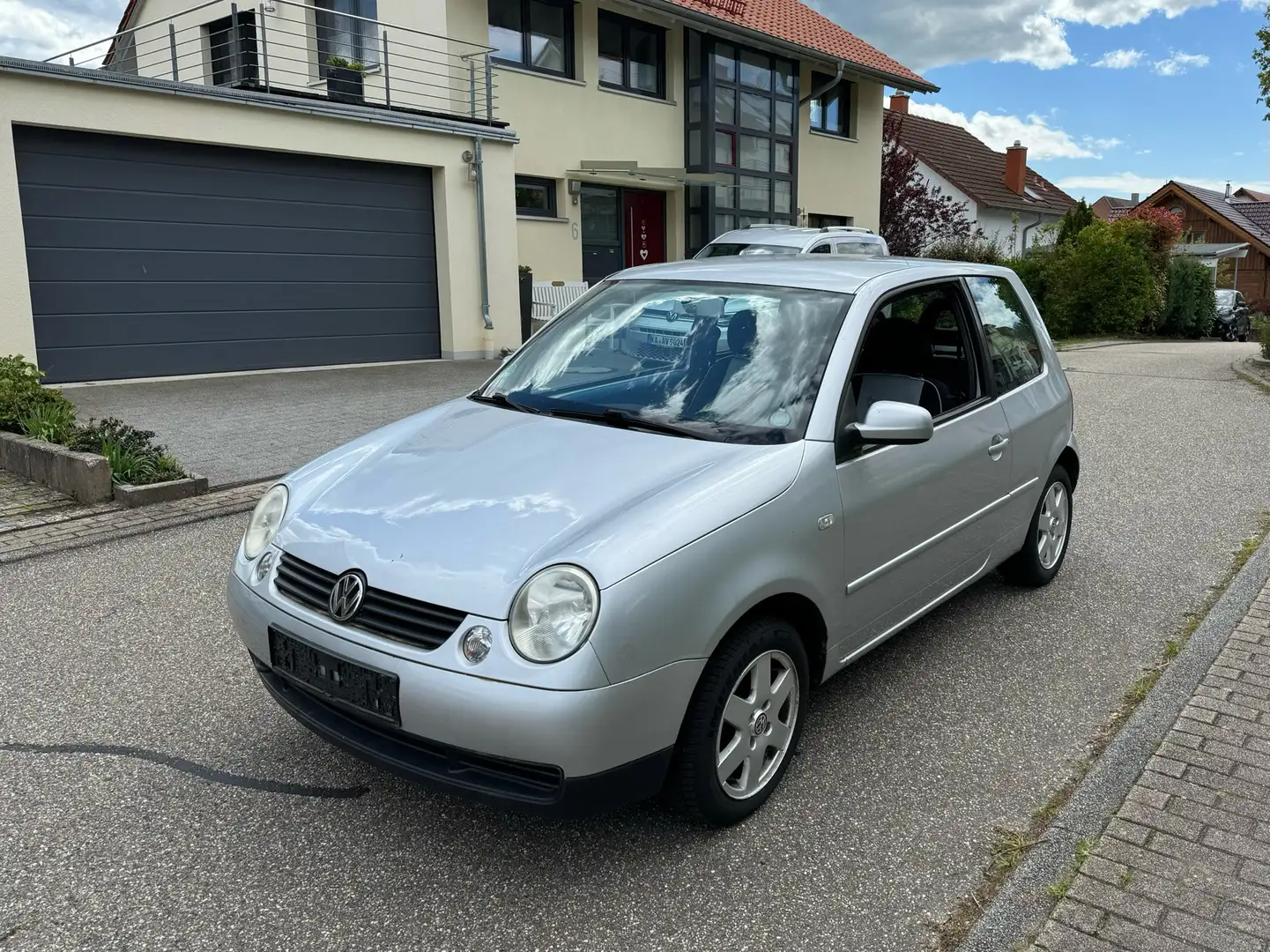Volkswagen Lupo 1.0. TÜV 02/25, Zahnriemen neu, Allwetterreifen Gümüş rengi - 1