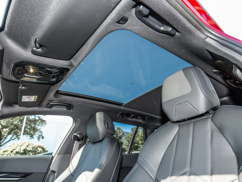 BMW 550 e xDrive Touring M Sport Pro HuD+Pano+Bowers&Wilki — photo 13