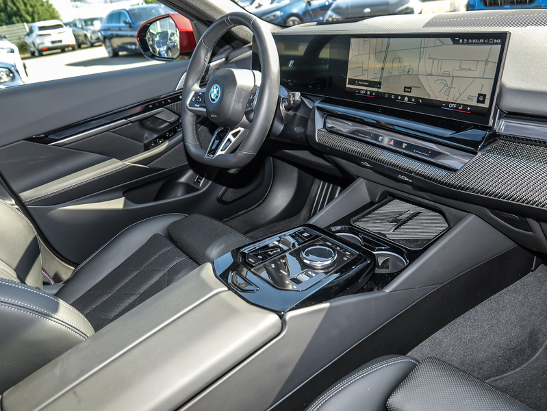 BMW 550 e xDrive Touring M Sport Pro HuD+Pano+Bowers&Wilki — photo 15