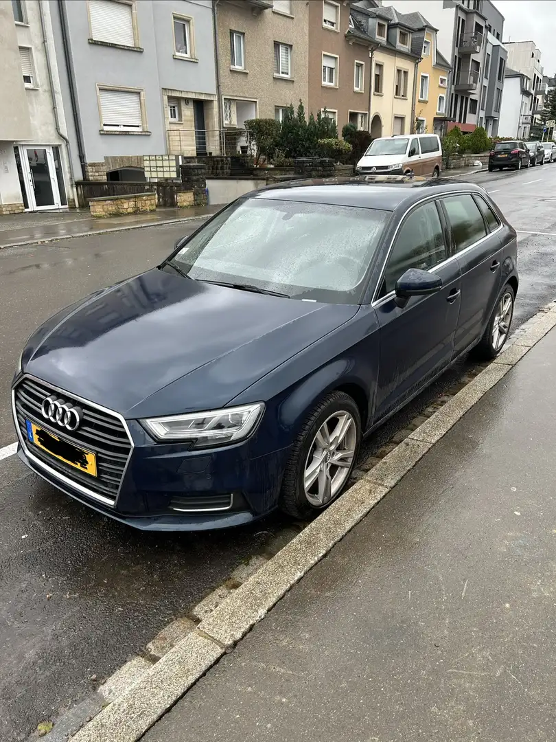 Audi A3 30 TDI Sportback S tronic design Bleu - 1