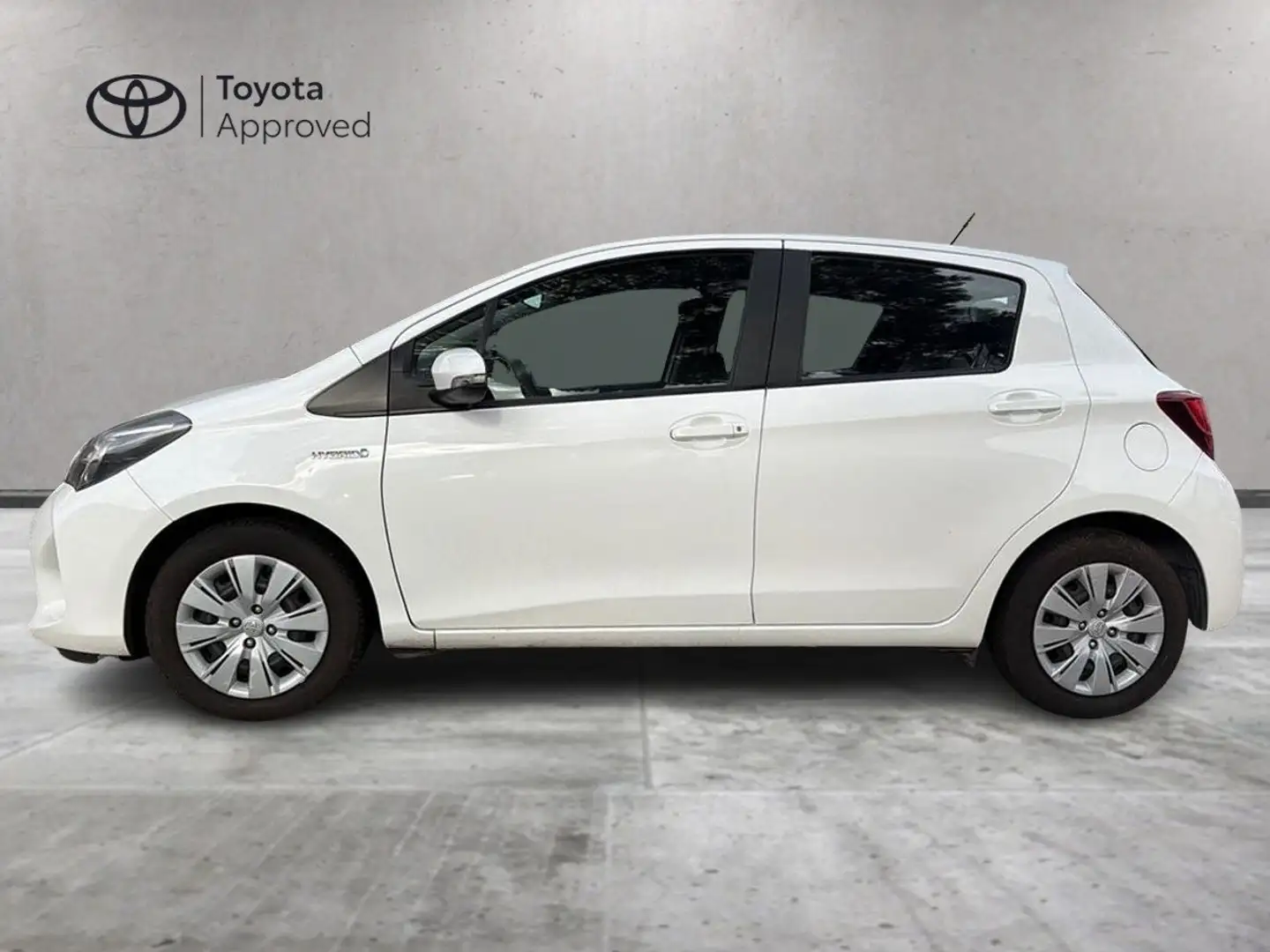 Toyota Yaris Yaris 5p 1.5h Cool my16 Blanc - 2