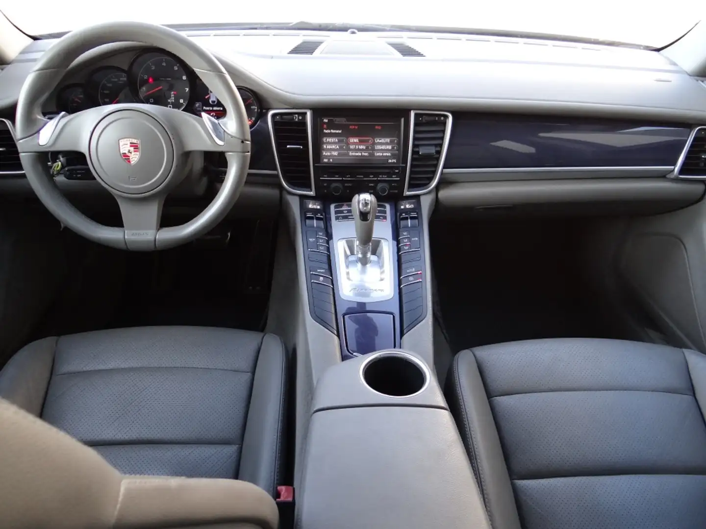Porsche Panamera 4 Aut. Gris - 2