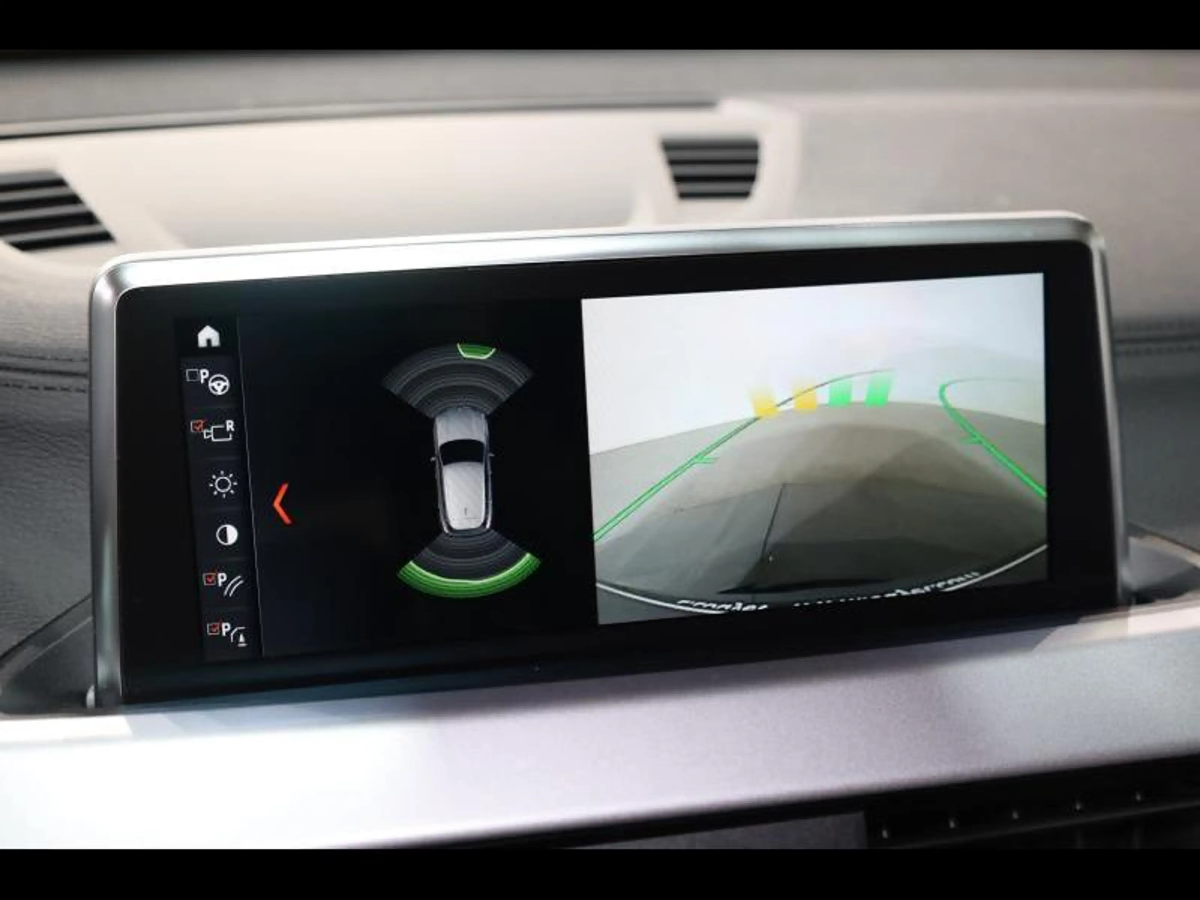 BMW X2 sDrive18i — photo 14