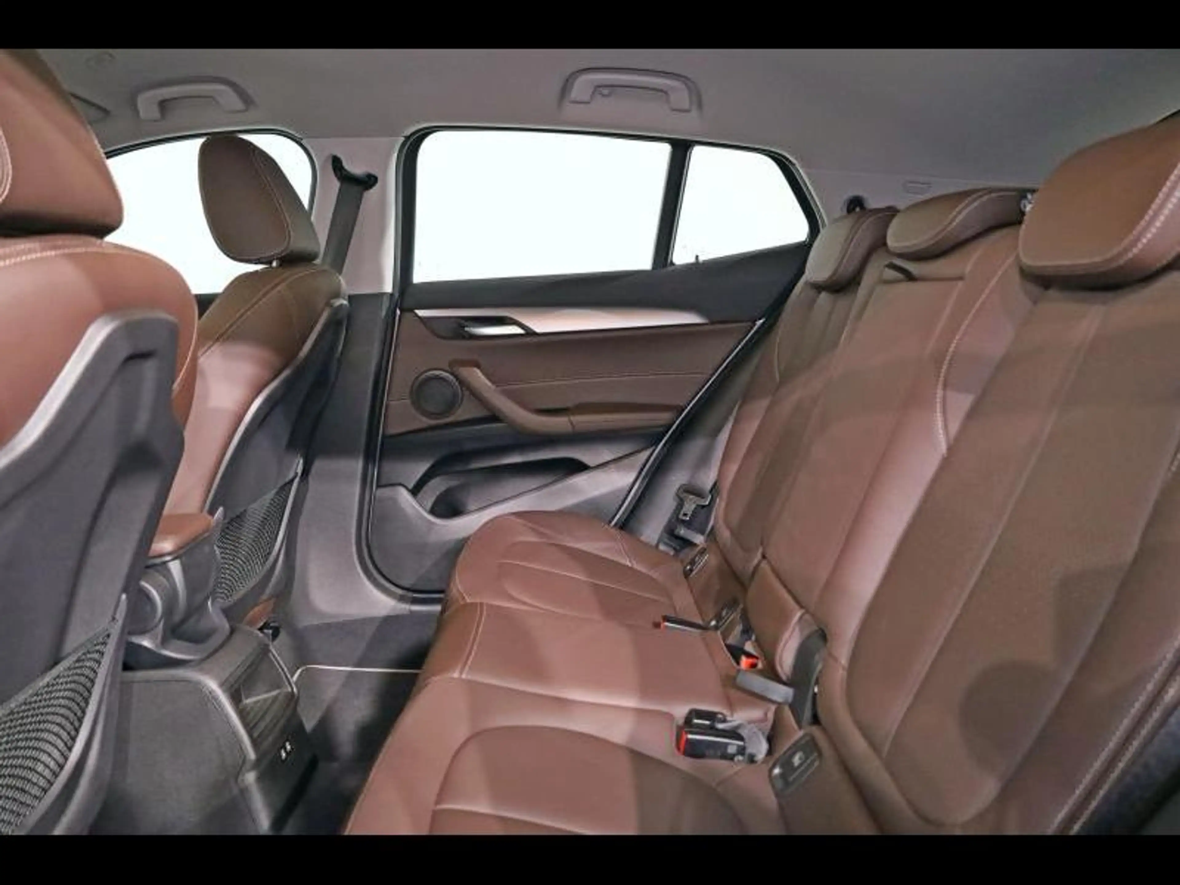 BMW X2 sDrive18i — photo 10