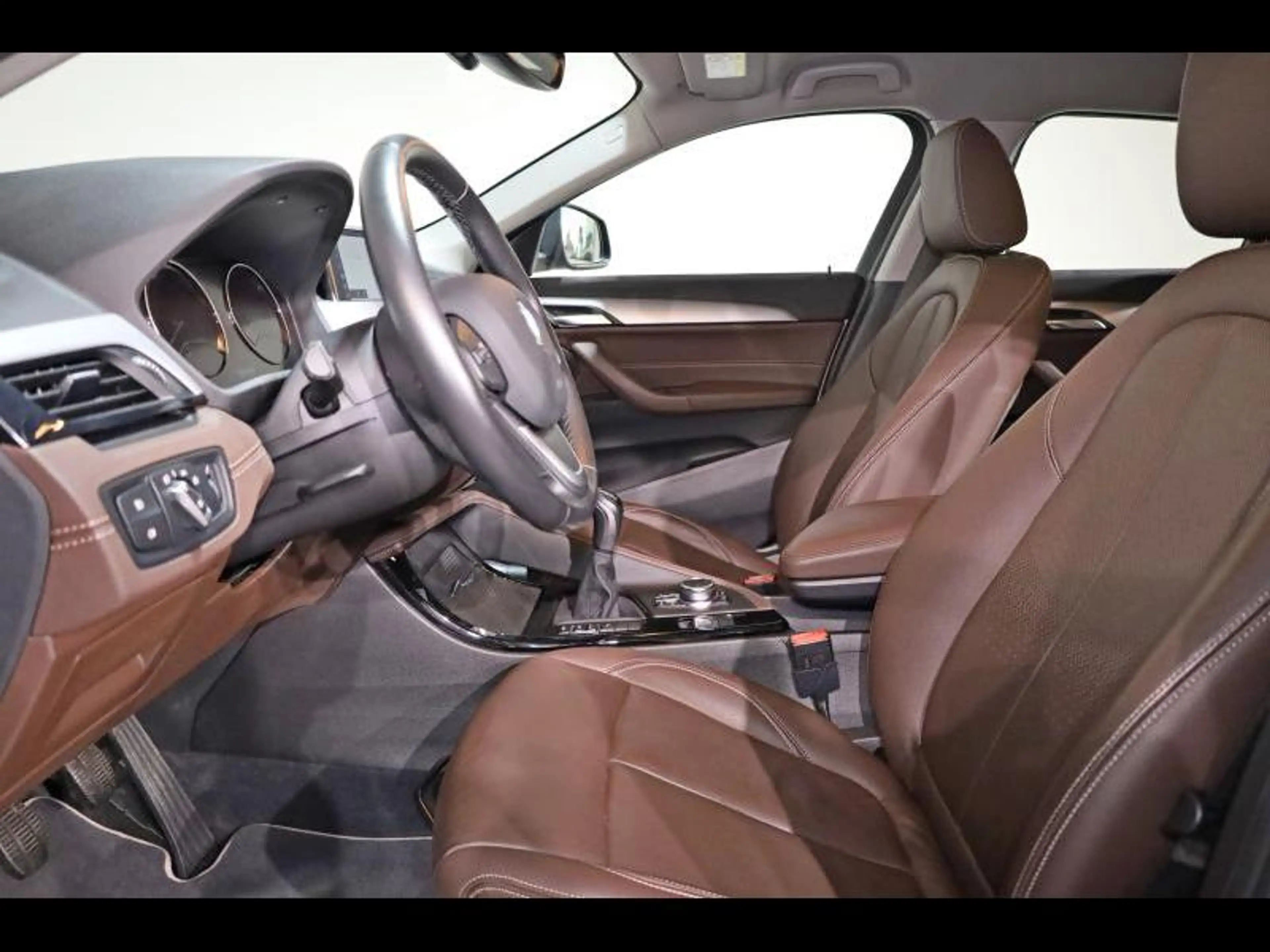 BMW X2 sDrive18i — photo 9