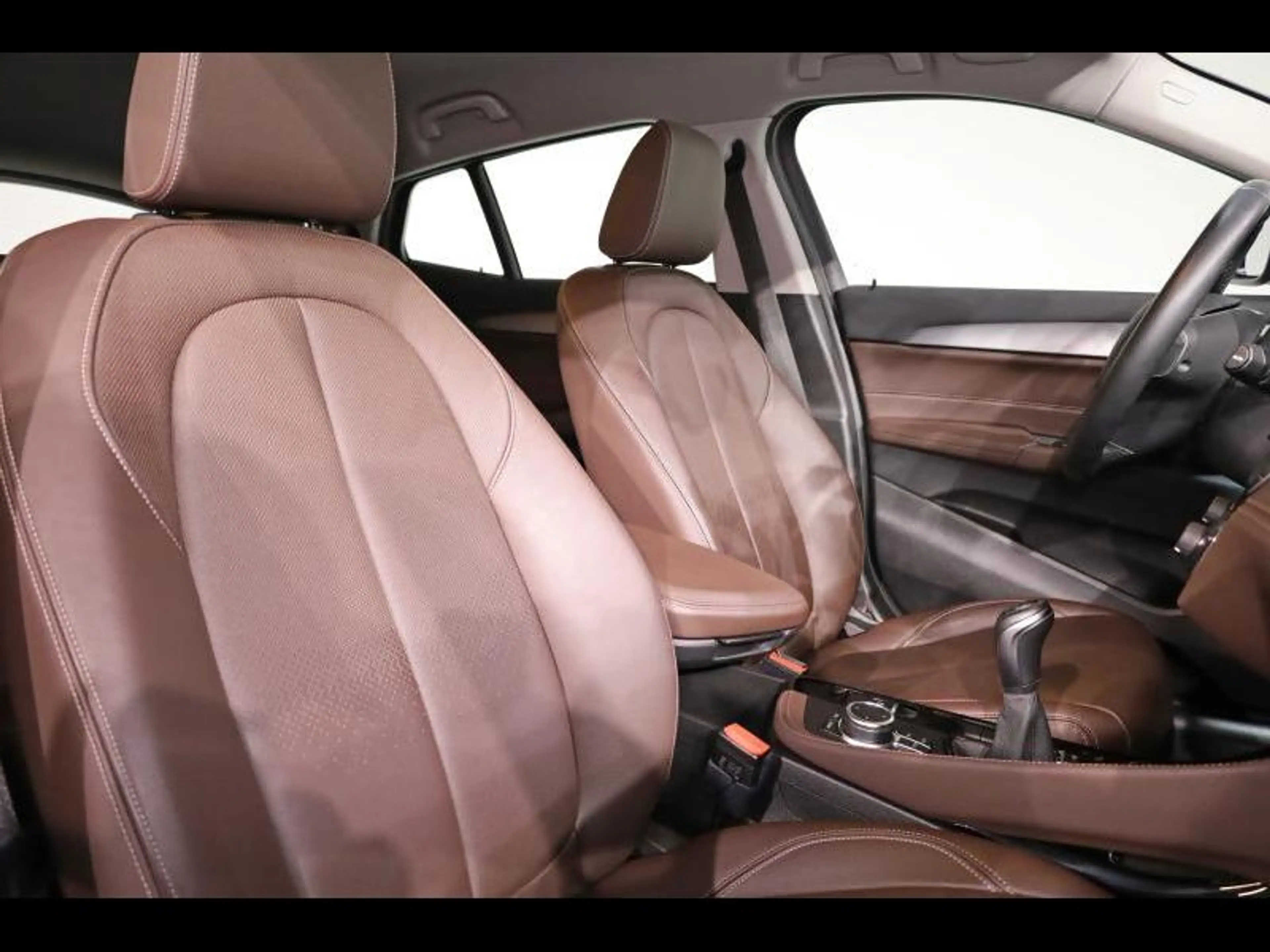BMW X2 sDrive18i — photo 11