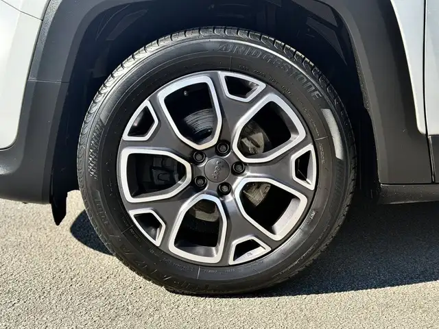 Jeep Renegade view 5