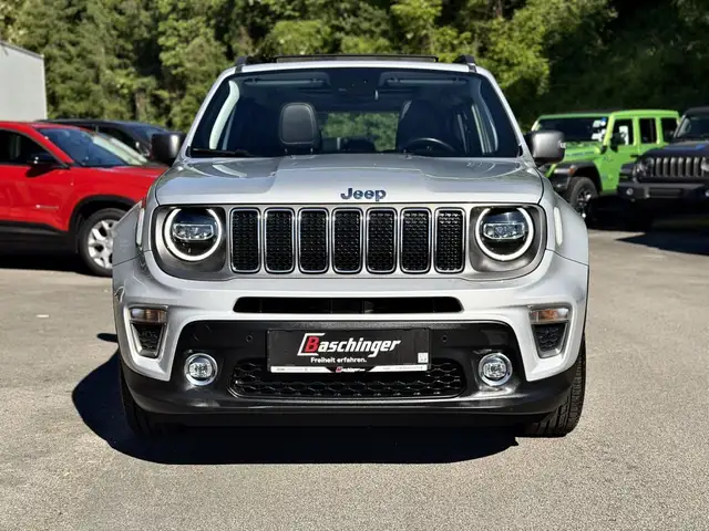 Jeep Renegade view 2