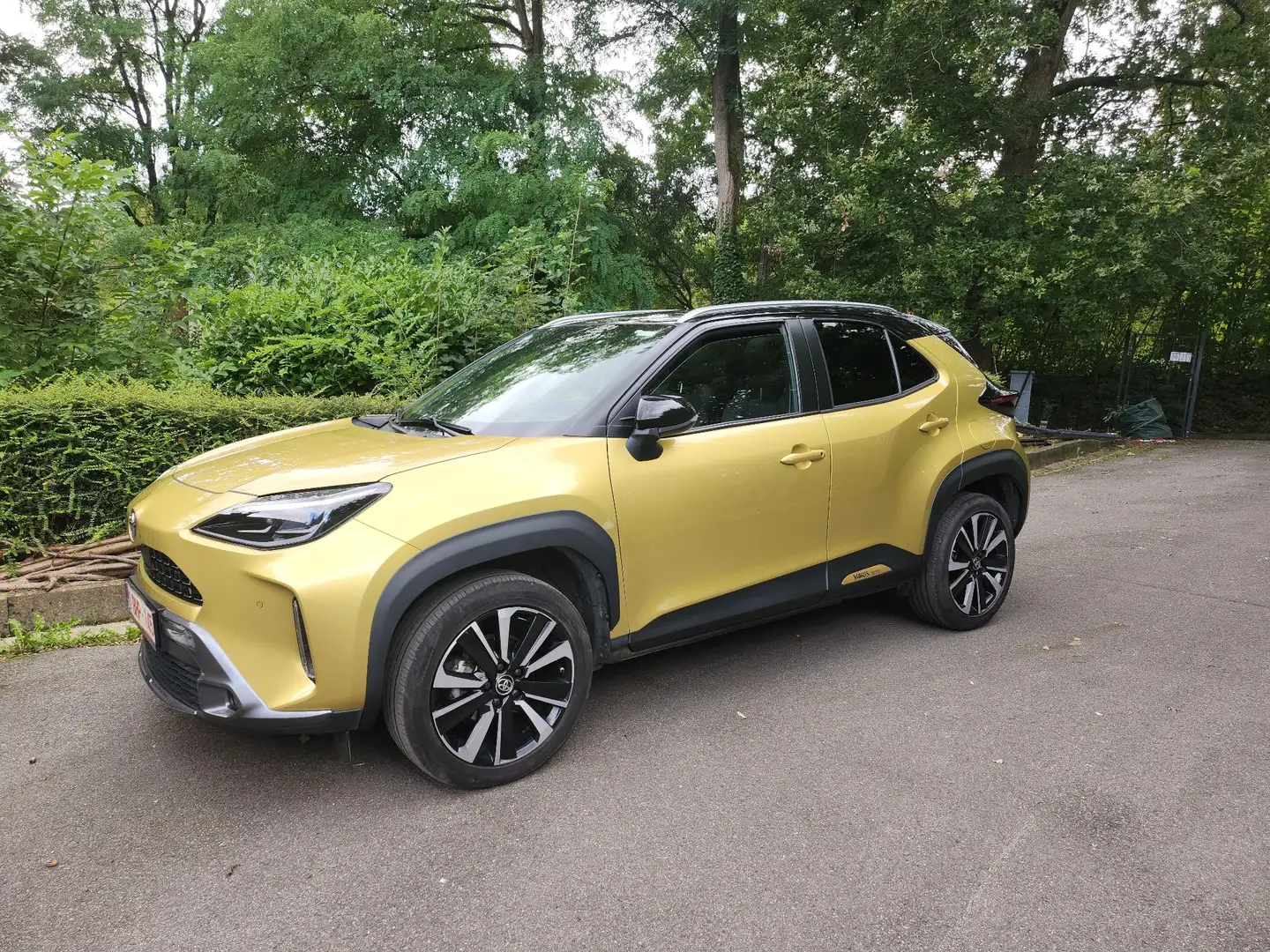 Toyota Yaris Cross Hybrid 1.5i  Premiere + Toit Pano  E-CVT - 2