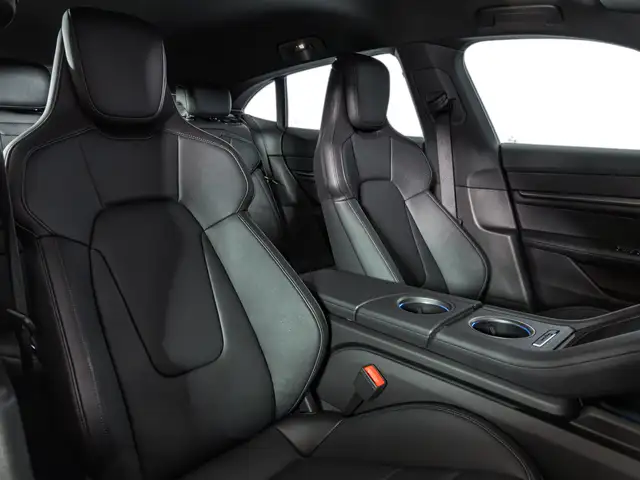Porsche Taycan view 9