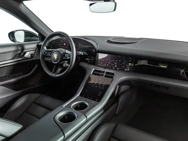 Porsche Taycan view 7