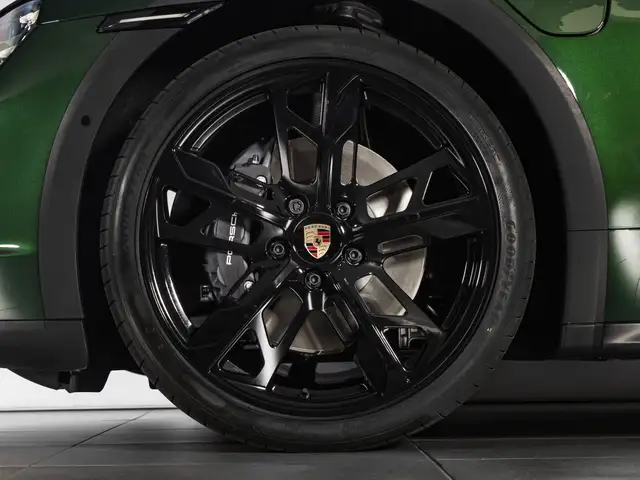 Porsche Taycan view 14