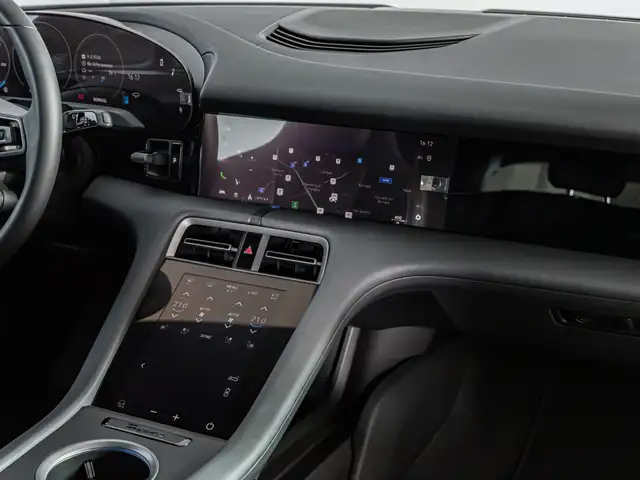 Porsche Taycan view 10